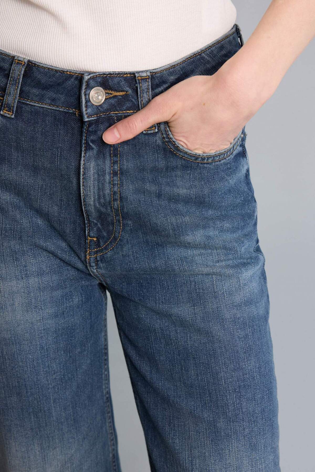 DeFacto Comfort Straıght Yüksek Bel Düz Paça Bilek Boy Jean Pantolon H2109AX26SM görsel 5
