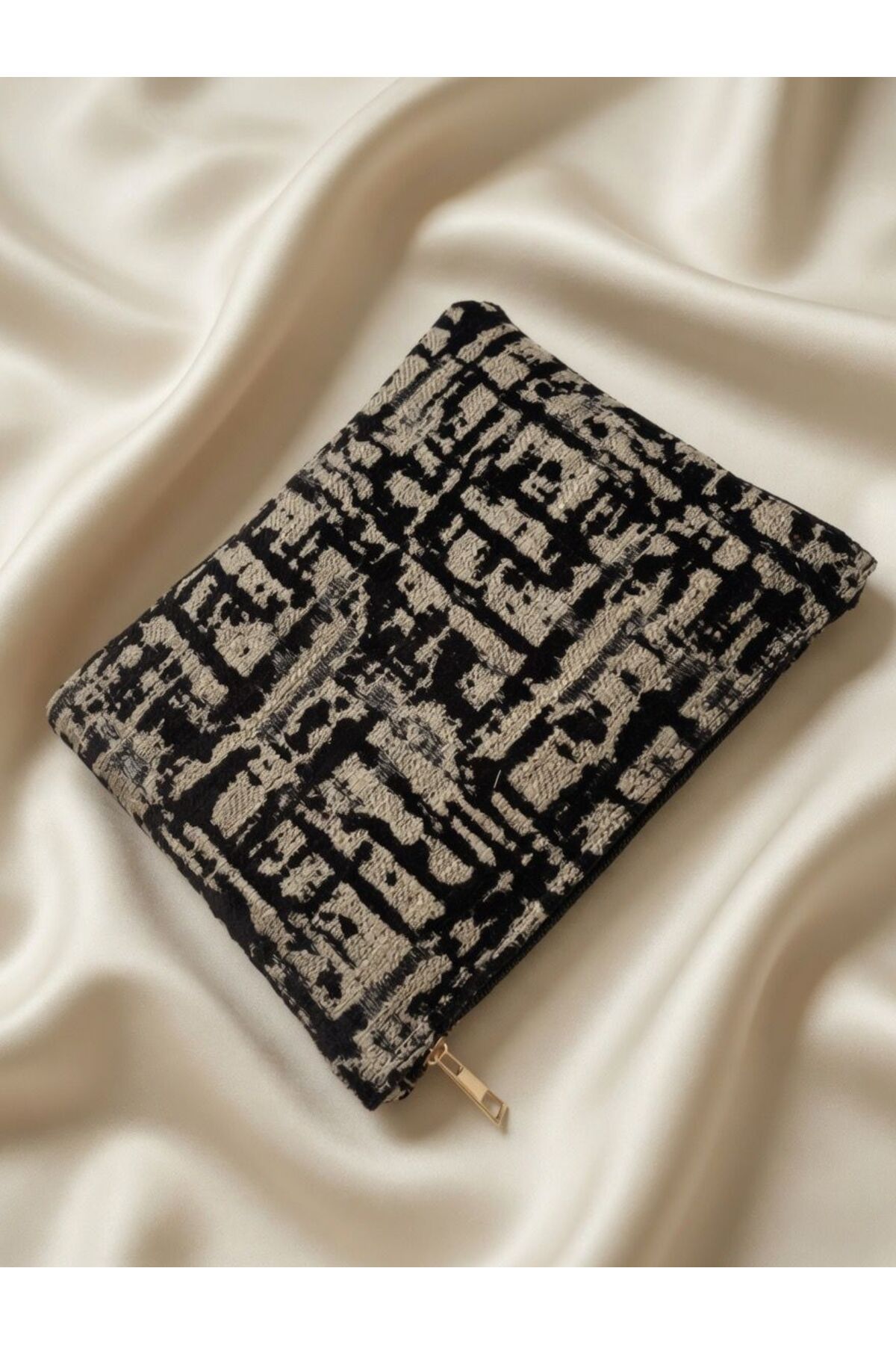 VELORİA BAG & SCARF Veloria Bag Zigzag clucth çanta DOKUMA KUMAŞ ve KORUMA PEDİ içeren İpad tablet taşıma çantası 21x25 cm iç kapasite