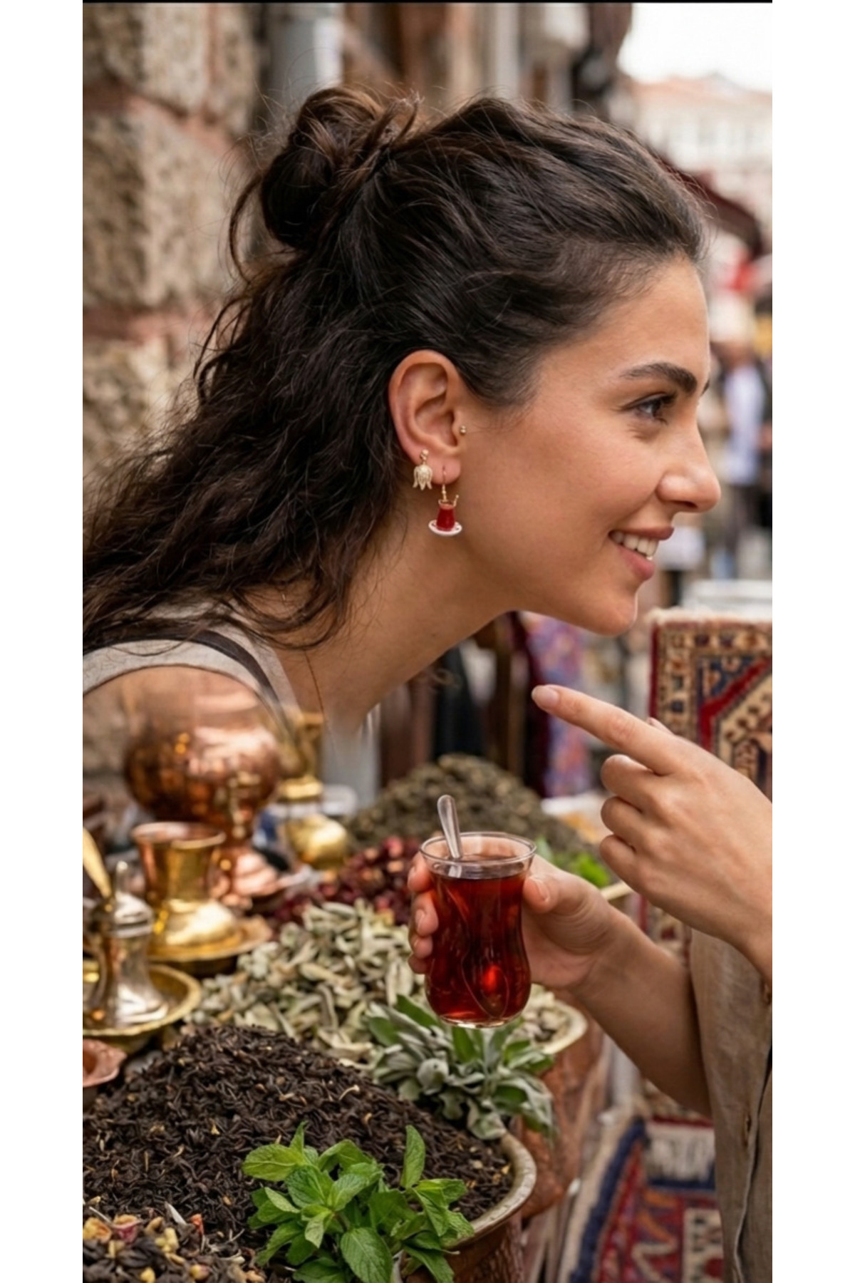 She Combines Minyatür İnce Belli Çay Bardağı Tasarımlı Küpe görsel 6