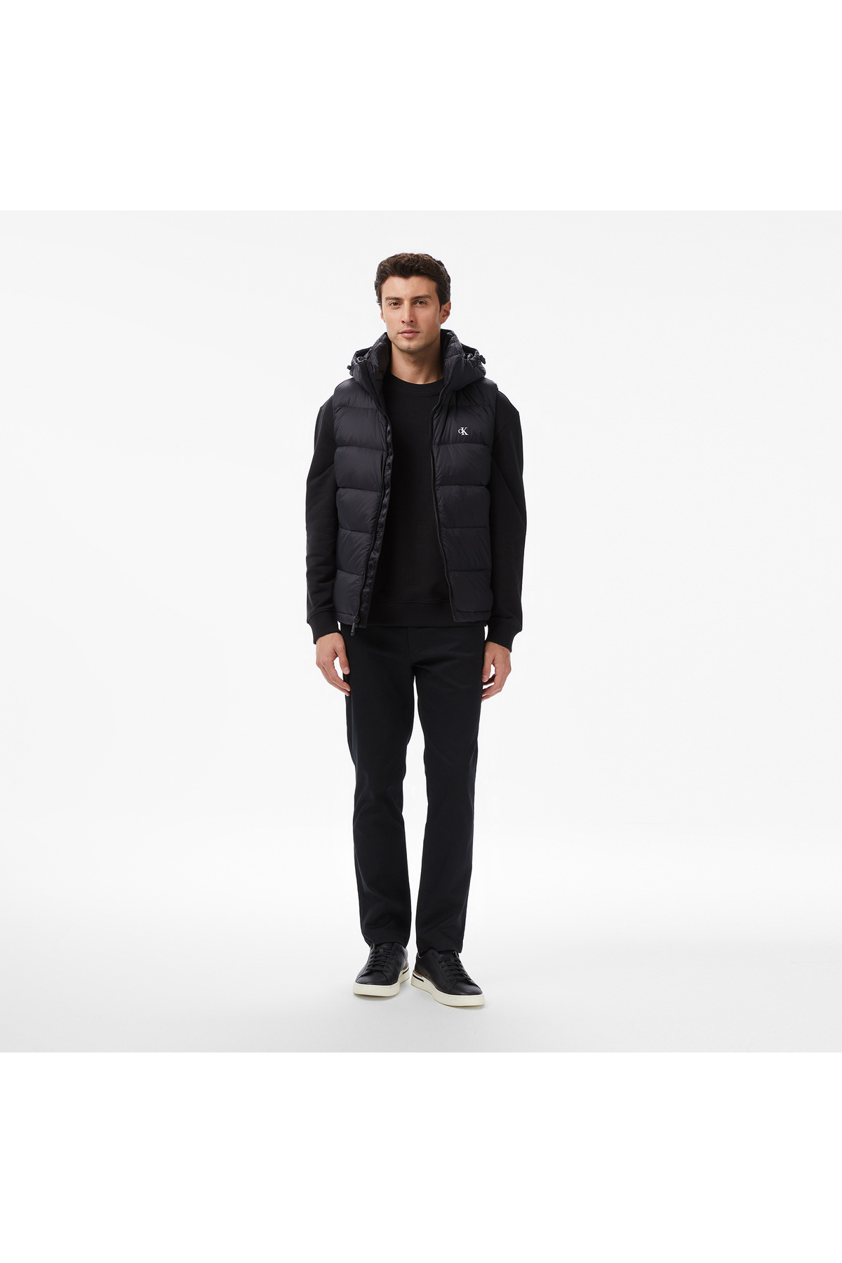 Calvin Klein Erkek Kapşonlu Yaka Fermuar Kapama Kolsuz Kapitoneli Cep Detay Siyah Yelek LV04RD531G-UB1 görsel 3