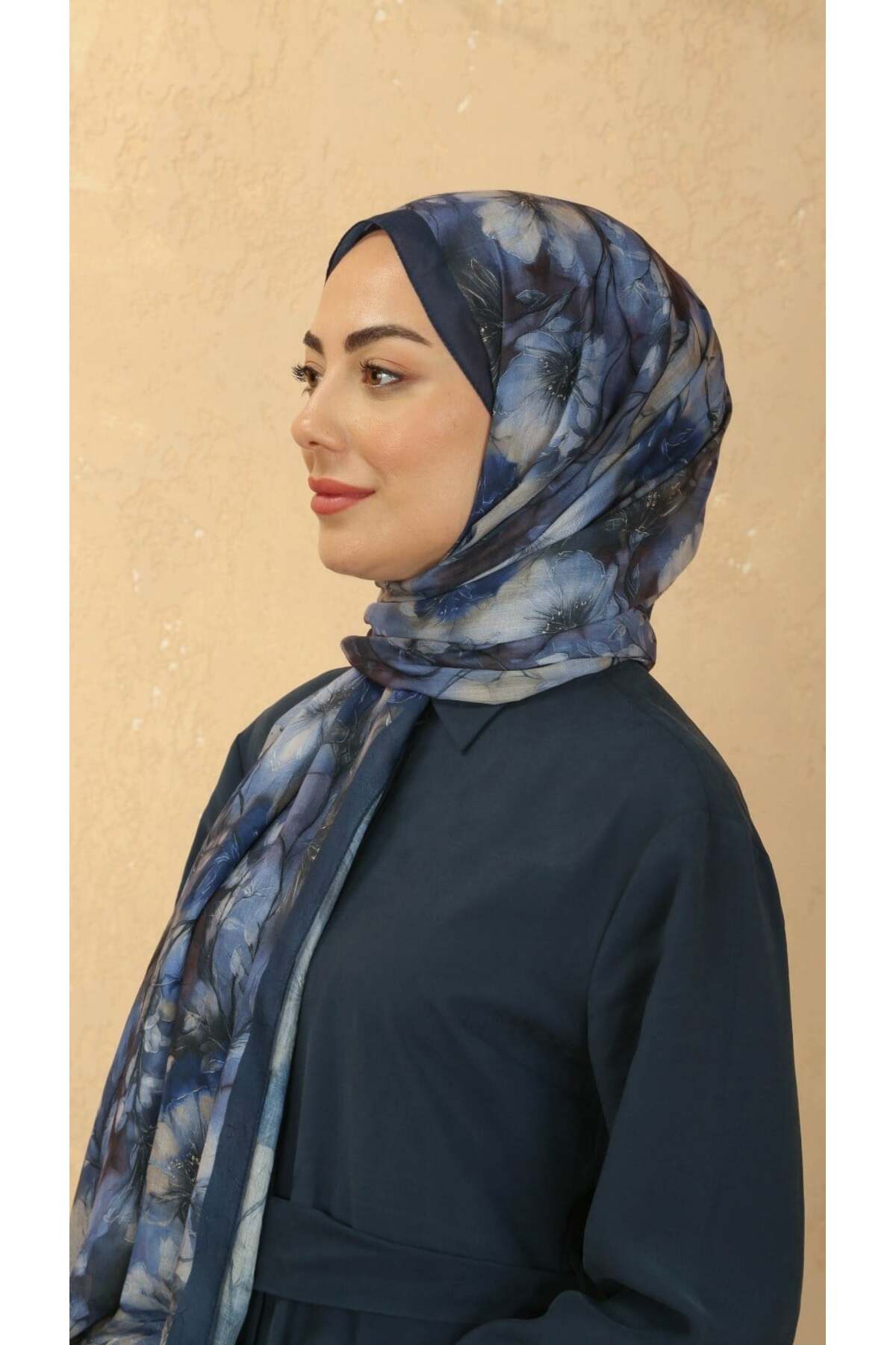 شال طرح دار کراش آبی سرمه ای 4