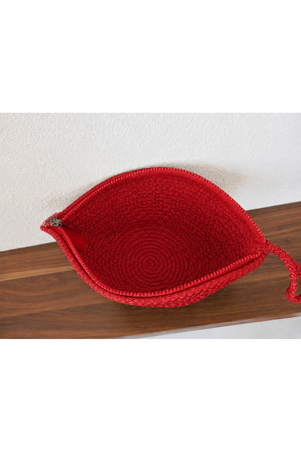 Naspar Kırmızı Renk Dikişli Hasır El Çantası Günlük Kullanım Kadın Clutch Çanta 30x15x15 cm | Fermuarlı, Deniz Yıldızı Aksesuarlı görsel 3