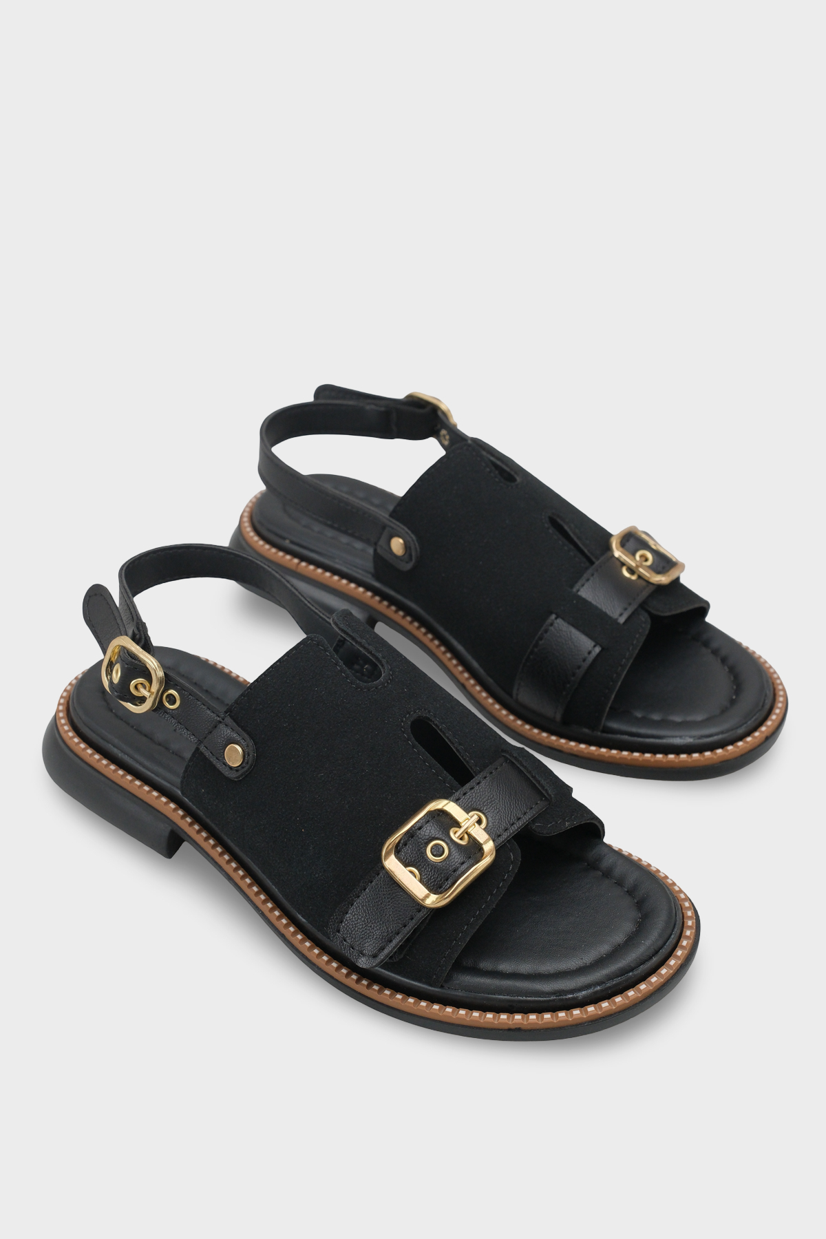 Capone Outfitters Shaylah Tokalı Düz Topuklu Arkadan Bantlı Kadın Sandalet
