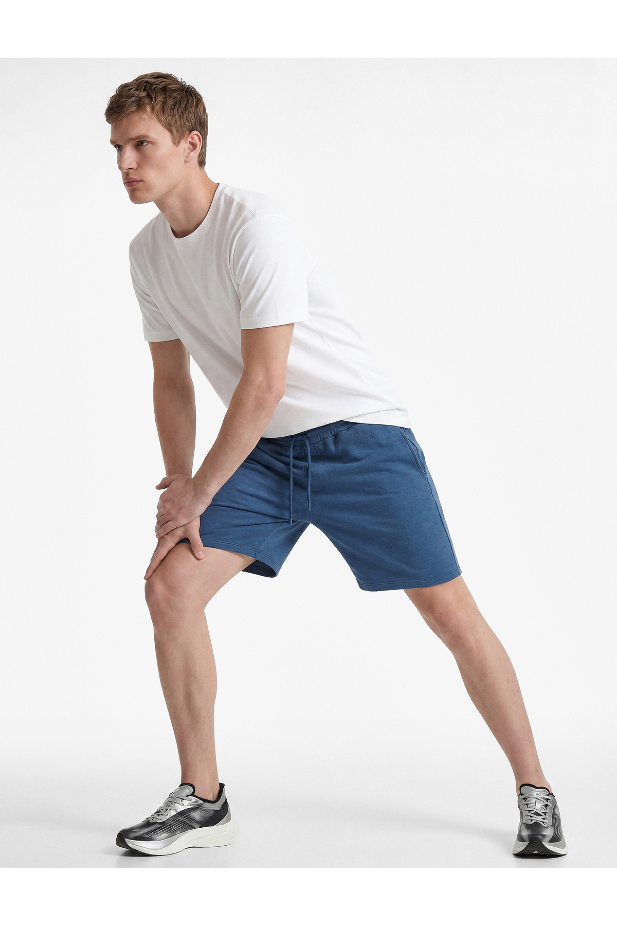 Koton Modal Karışımlı Cepli Straight Fit Beli Bağcıklı Spor Şort görsel 2