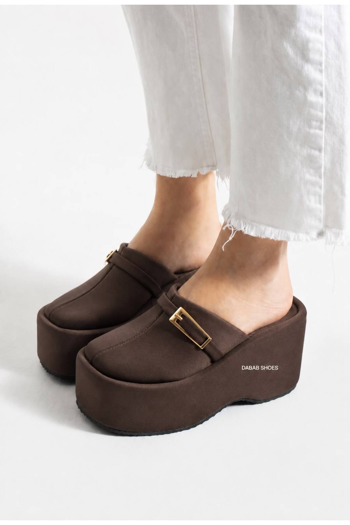 dabab shoes NARA Kadın Acı Kahve Sıcak Kürklü Gold Tokalı Kapalı Burun Dolgu Topuklu Platform Terlik