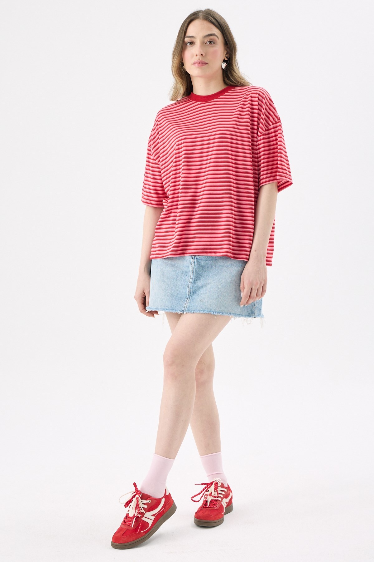 CrepTekstil  Crep Kadın Kırmızı Çizgili Kısa Kollu T-Shirt Oversize Fit Yumuşak Örme Kumaş - Görsel 5