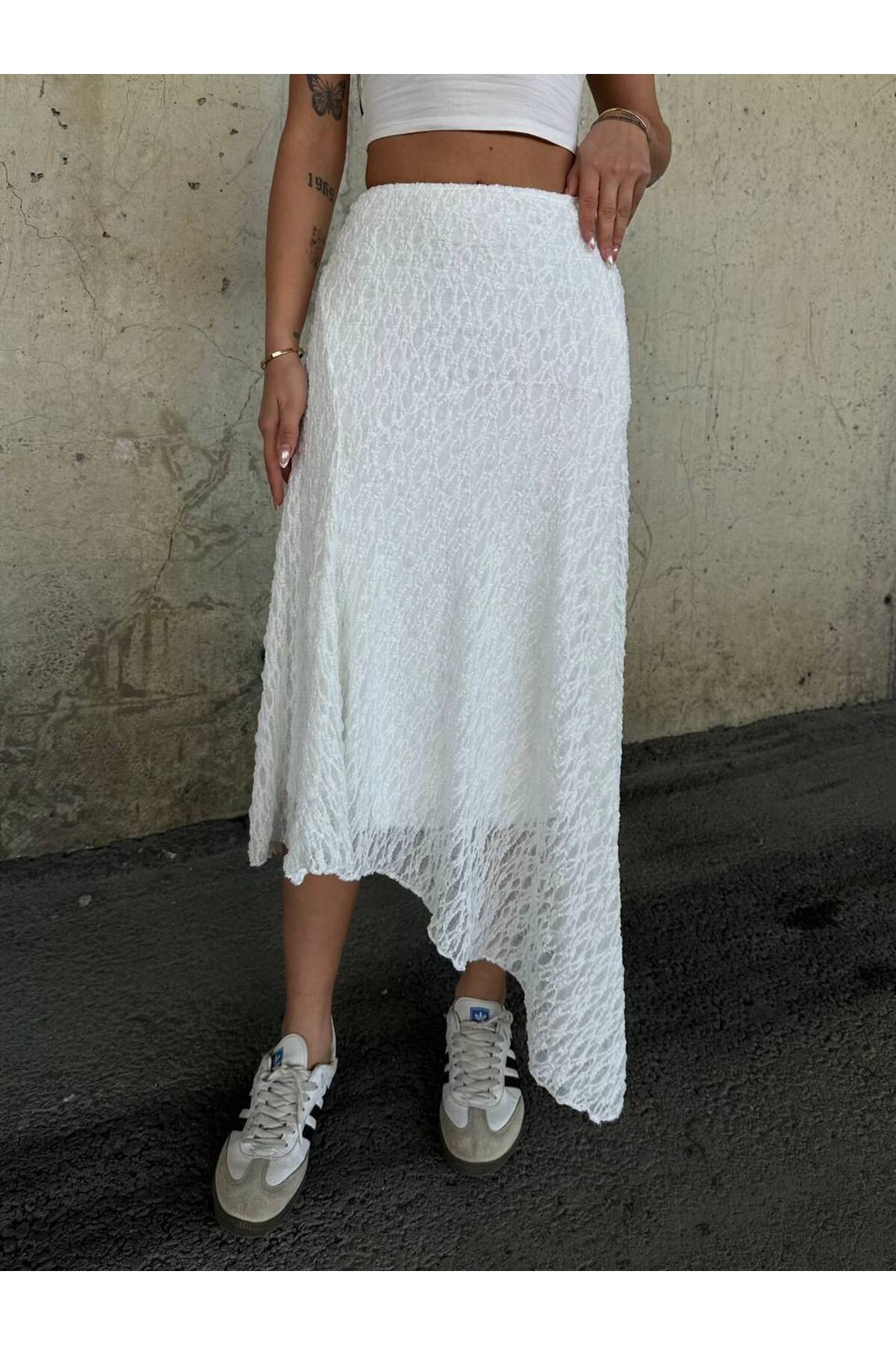 Women's Lined Asymmetrical Cut Lace Skirt