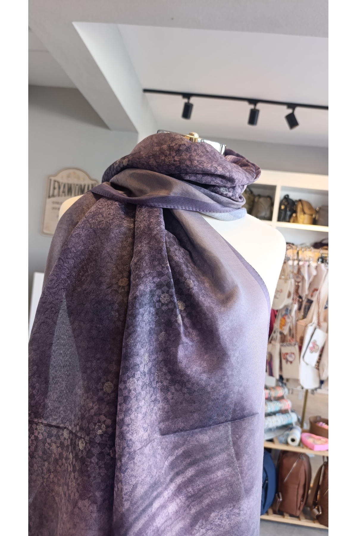 LA BOUTIQUE ÖZEL SERİ ŞAL