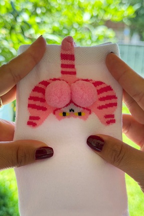 LouSocks Beyaz Kedi Desenli Ponpon Çorap