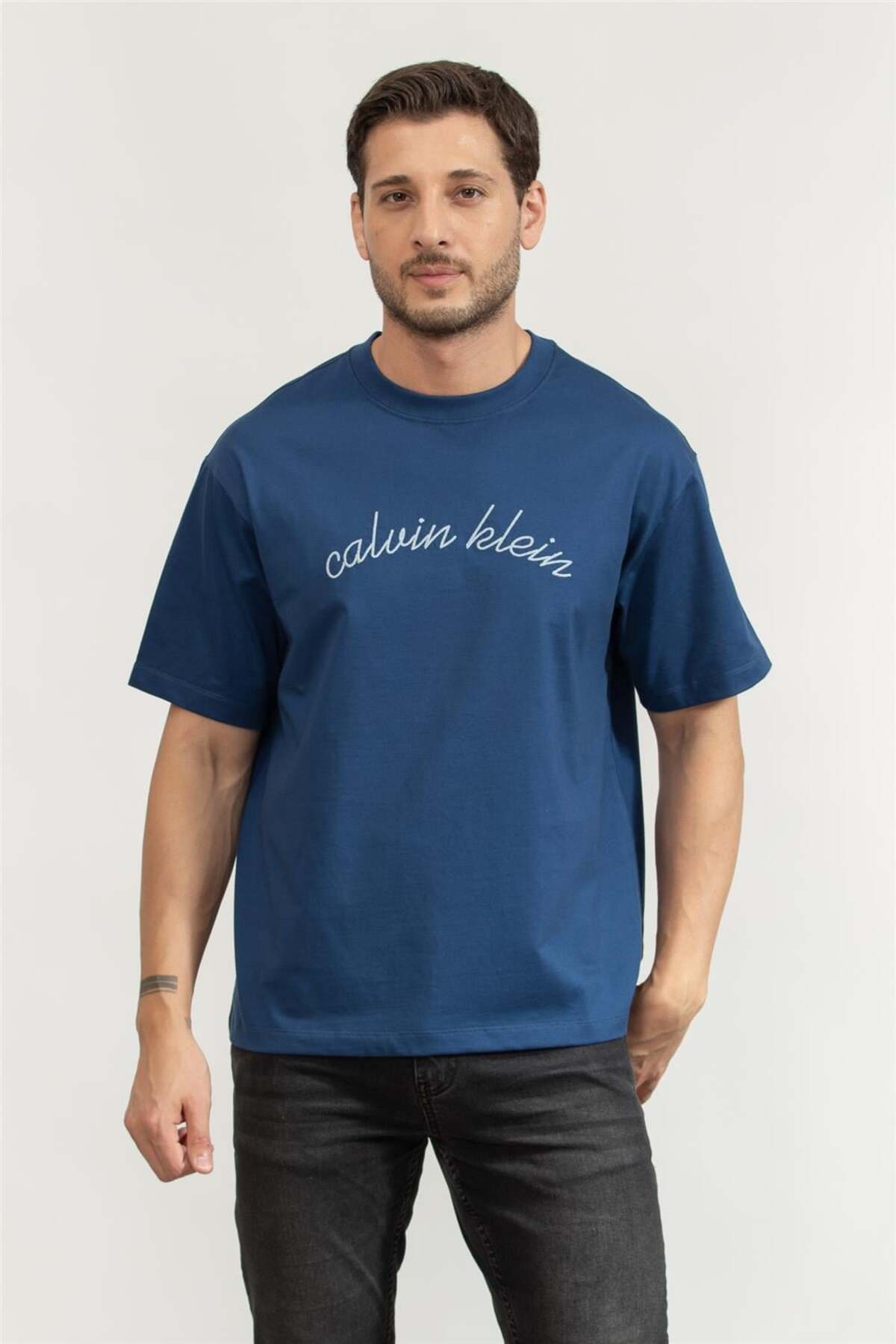 تیشرتمردانهCalvin Kleinآبی سرمه‌ای