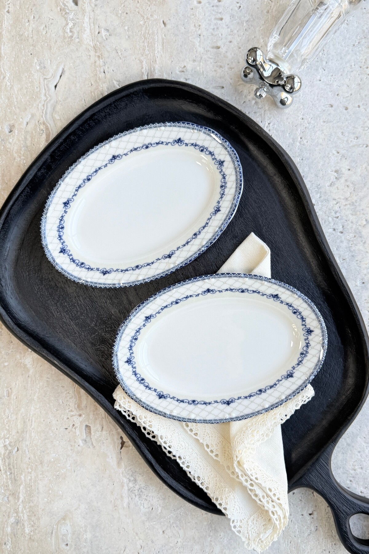 Victoria 2-Piece 20 cm Premium Porcelain Small Size Boat Serving Set with Blue Gray Chain Pattern