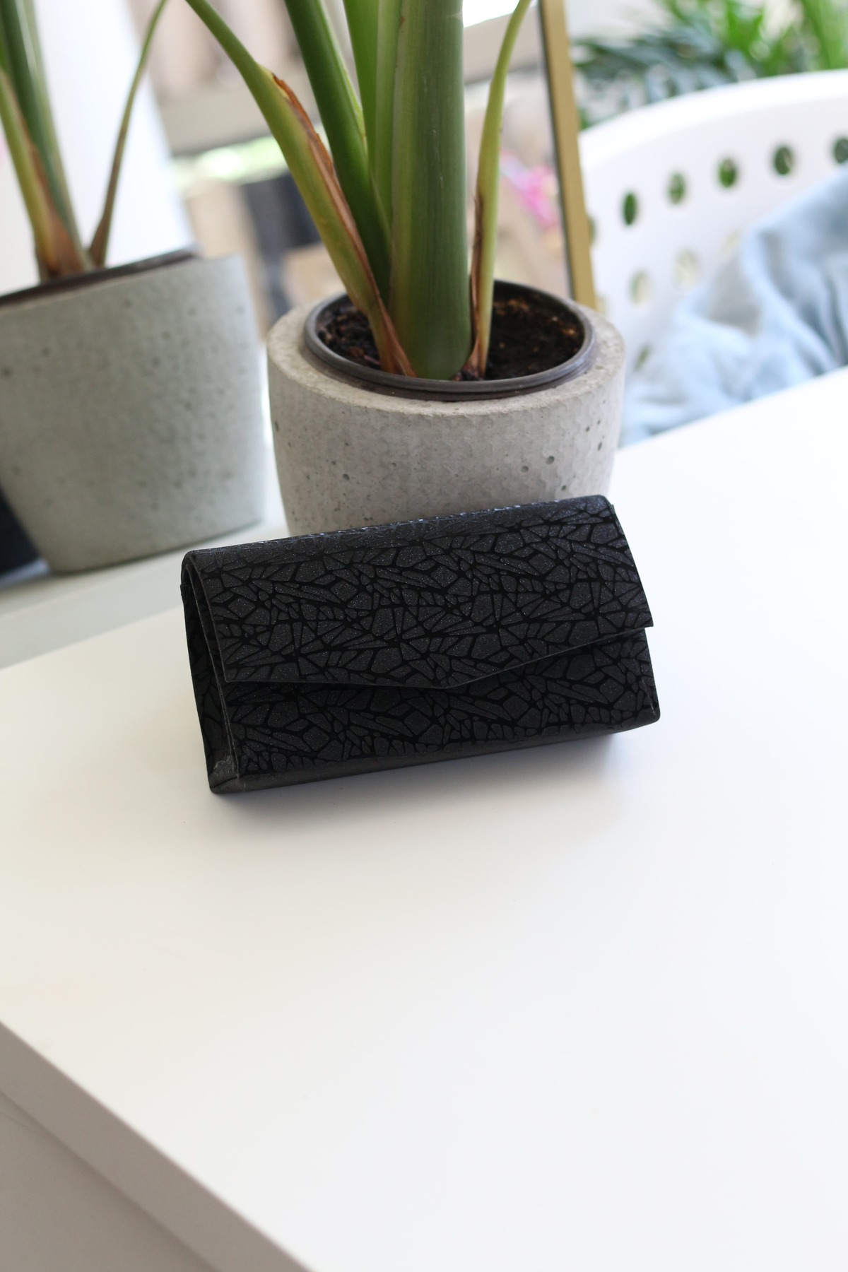 Women's Black Shiny Pattern Mini Box Shoulder Bag