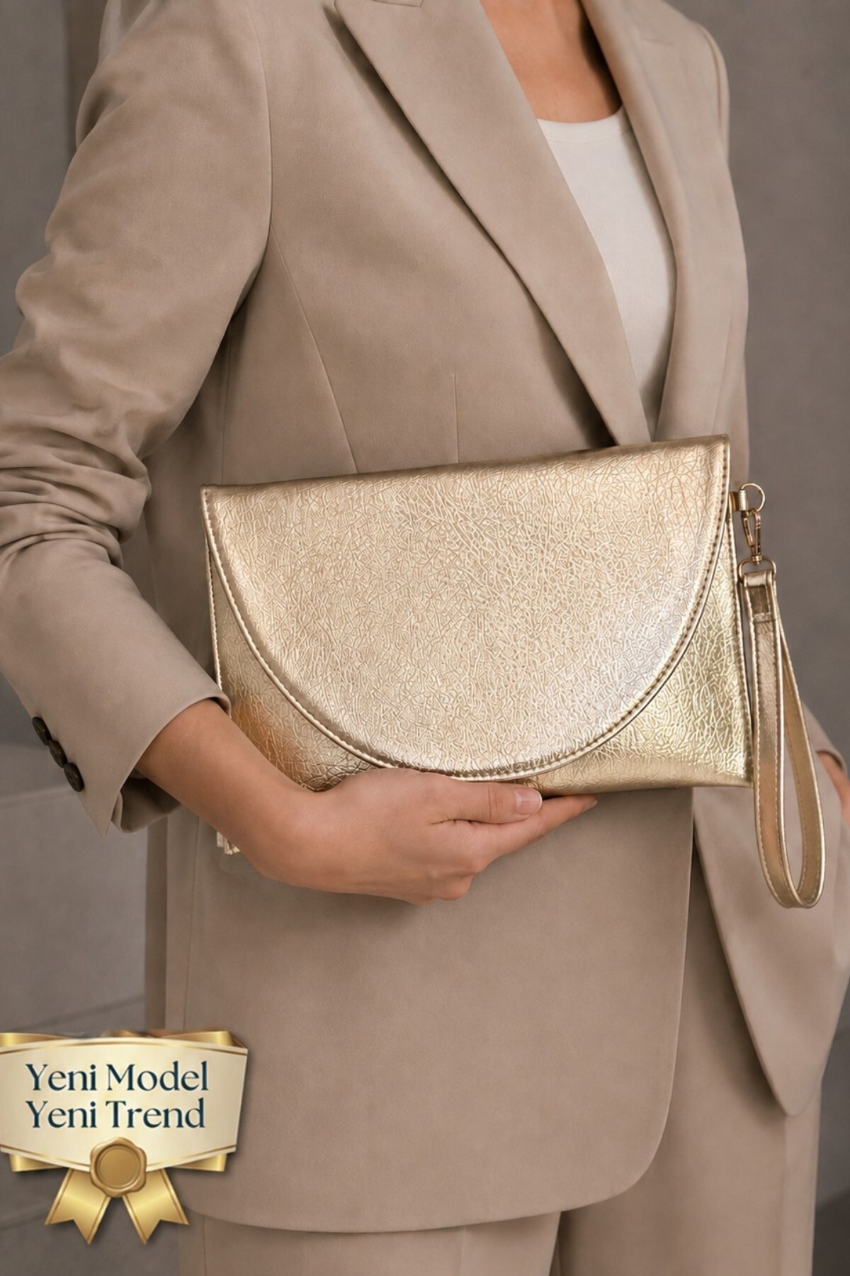 Women's Shiny Gold Elegant Envelope Model, Medium Portfolio Clutch Bag with Wrist Strap (30cmx19cm)