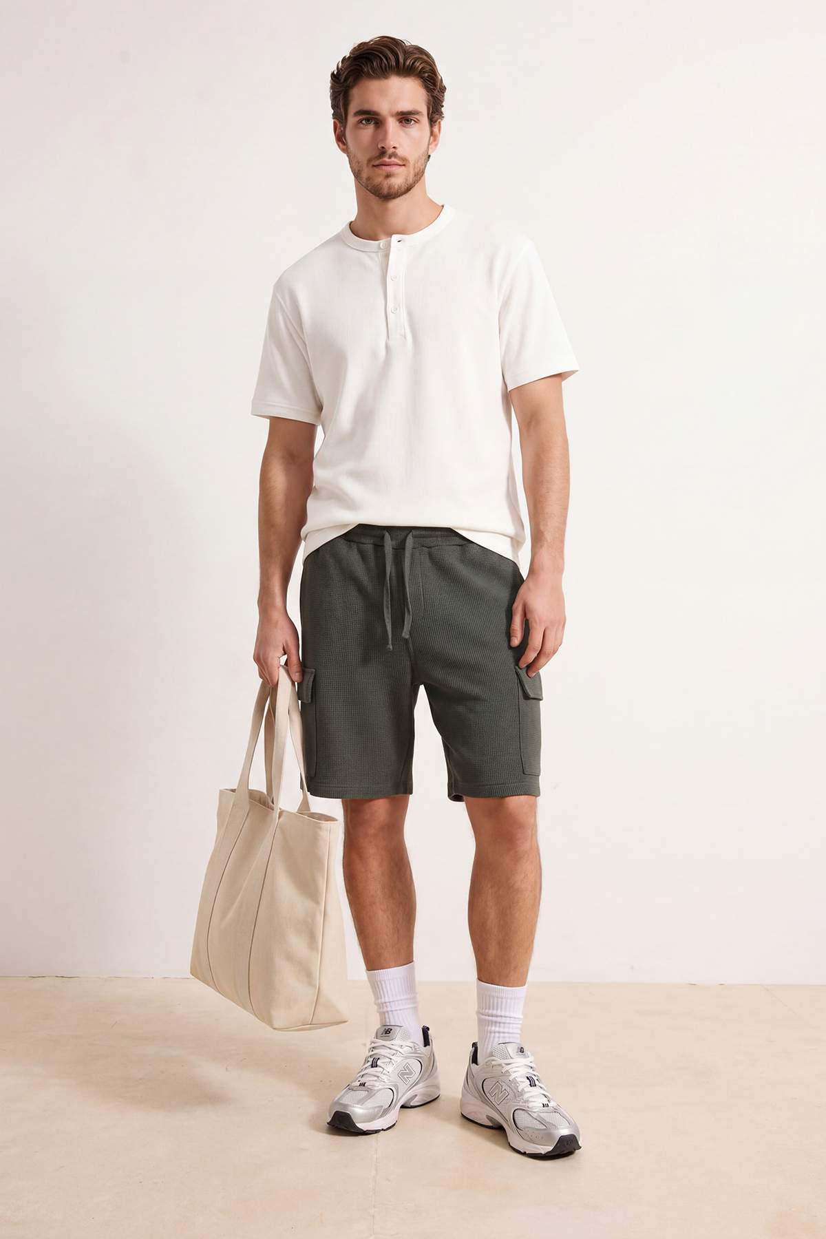 Trendyolmilla Man Haki Regular Kargo Cepli Dokulu Şort & Bermuda TMNSS26SR00021