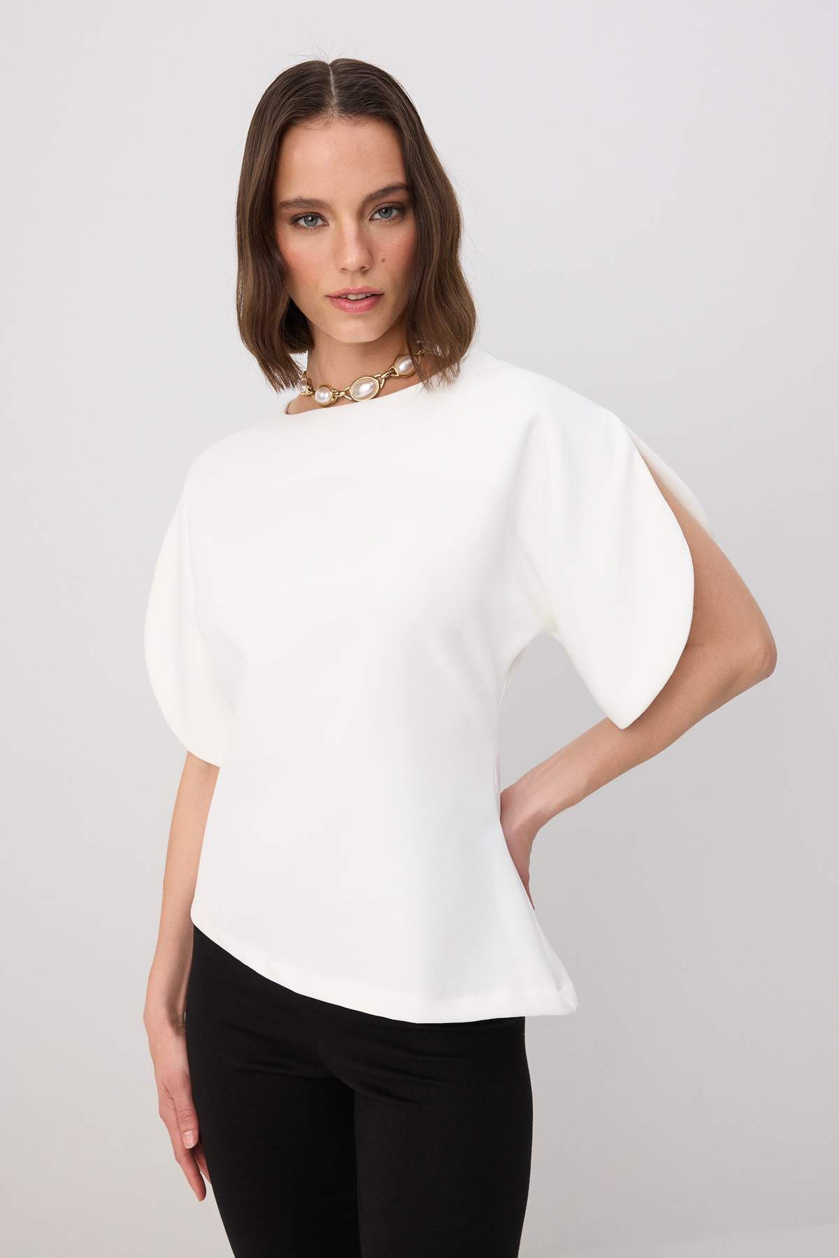 Trendyolmilla Beyaz Asimetrik Dokuma Bluz TWOSS26BZ00777