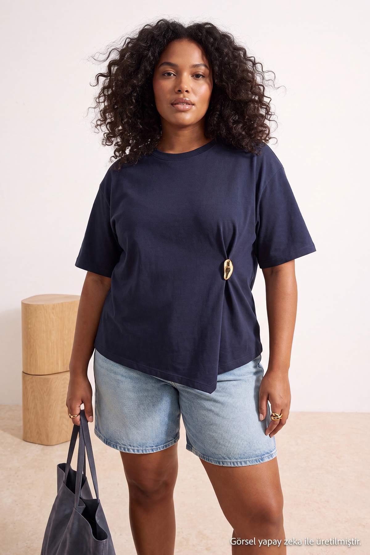 Trendyolmilla Curve Lacivert Aksesuar Detaylı Tok Örme Kumaş Büyük Beden T-shirt Bluz TBBSS26AF00046
