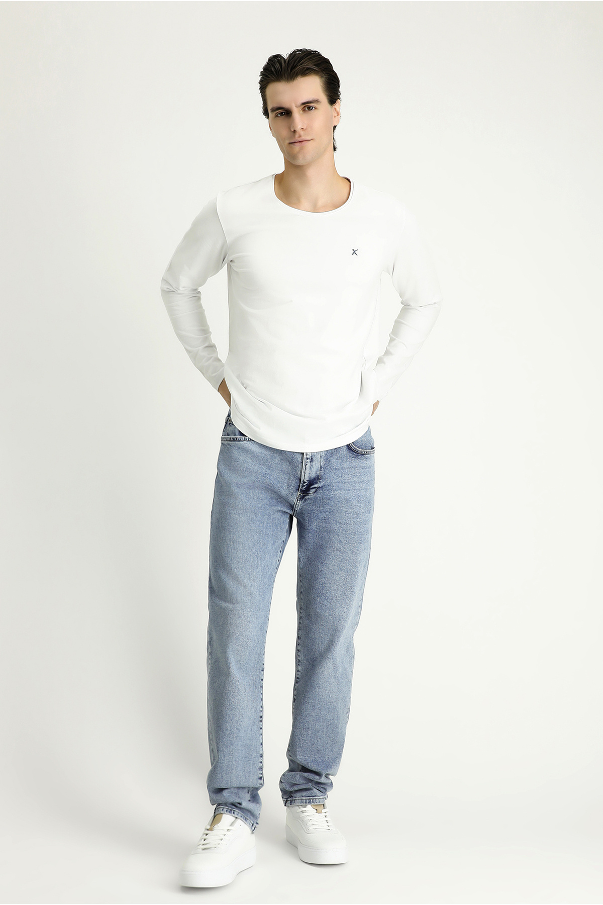 Bisiklet Yaka Slim Fit Dar Kesim Pamuklu Sweatshirt — سفید 685695 — تصویر 2 از 5