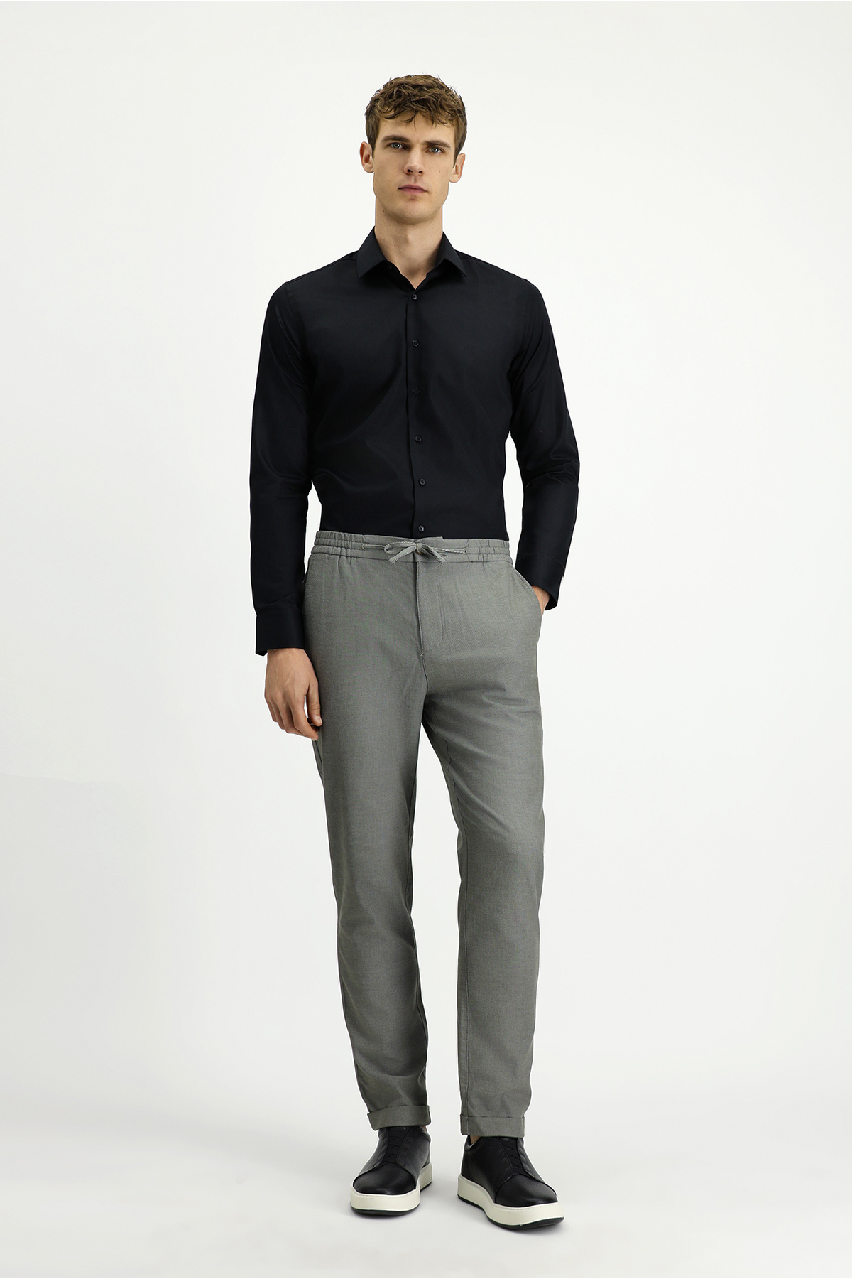 Uzun Kol Slim Fit Dar Kesim Non Iron Klasik Pamuklu Gömlek — سفید TYCUZB2R3N168873081029752 — تصویر 3 از 7