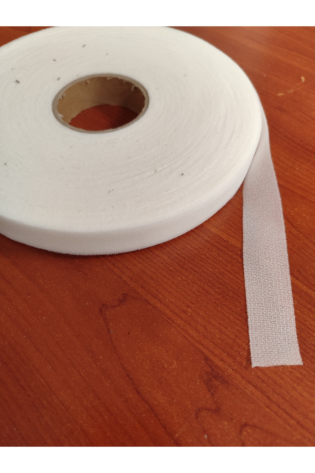Width 2 cm Cloth Interlining (Drawstring) One Side Iron-on Cloth (Drawstring) Interlining 100 Meters White 1 BALL