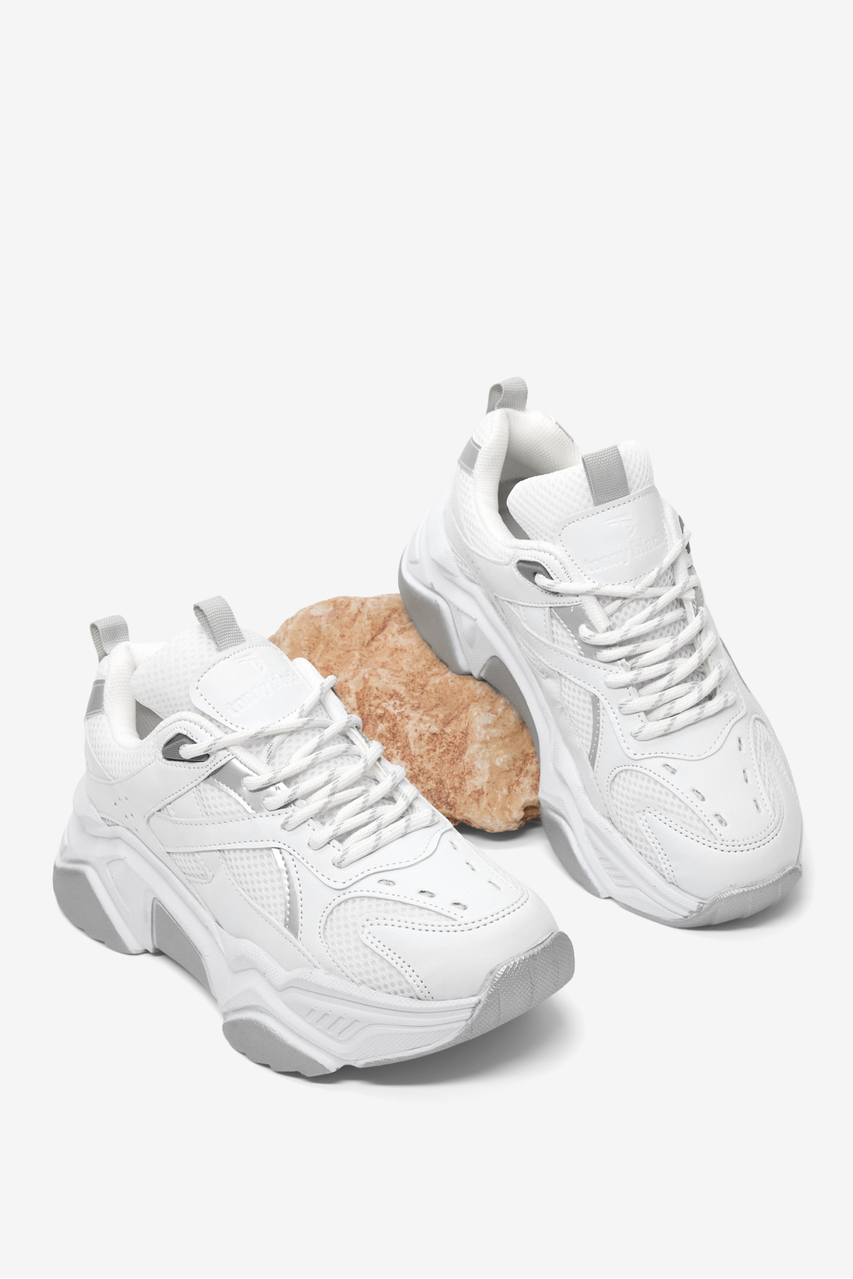 Tonny Black Kadın Beyaz Rahat Kalıp Poli Taban Bağcıklı Sneaker