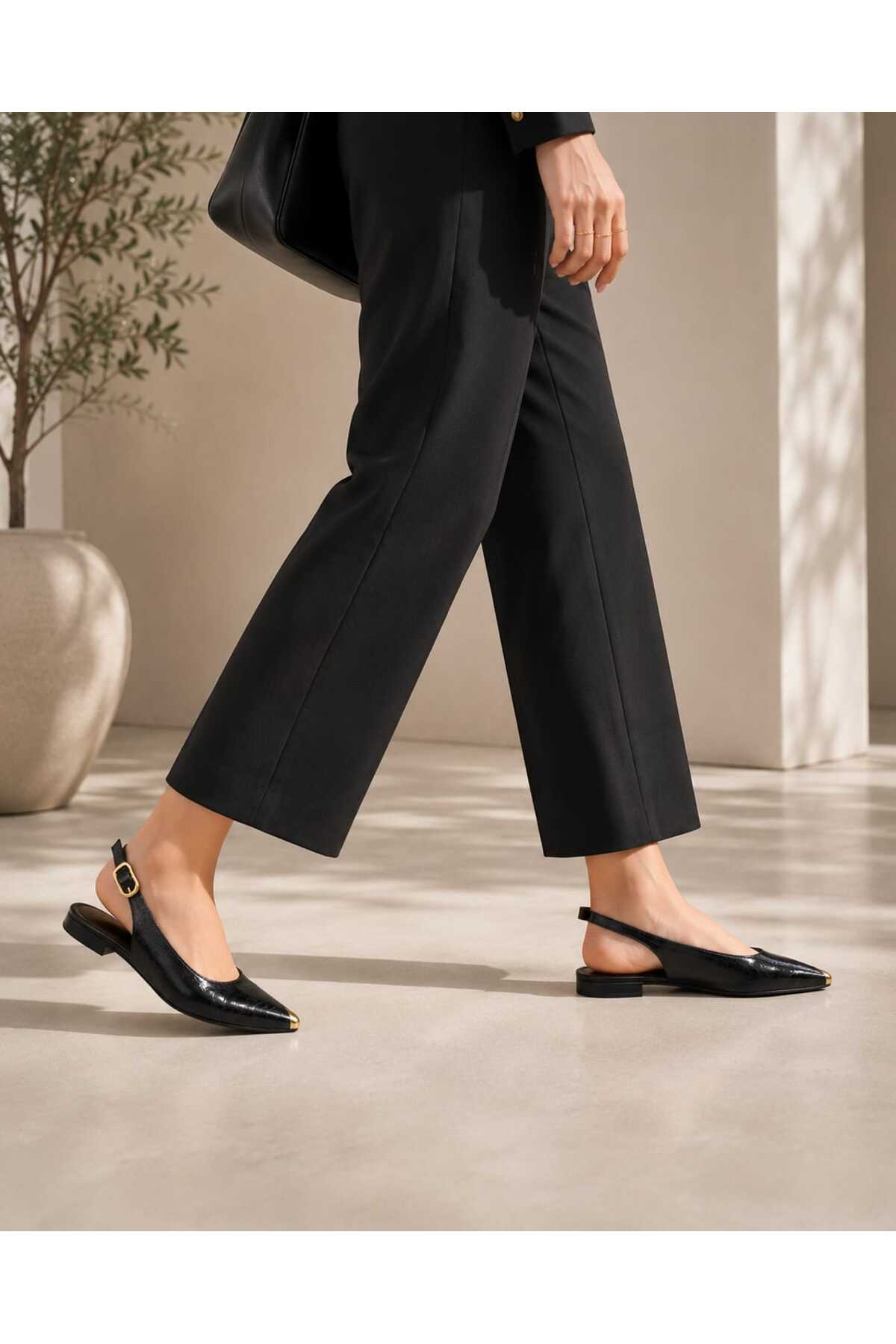 CİMİLİ SHOES Kadın Siyah Kırışık Rugan Metal Burunlu Detay Babet görsel 3