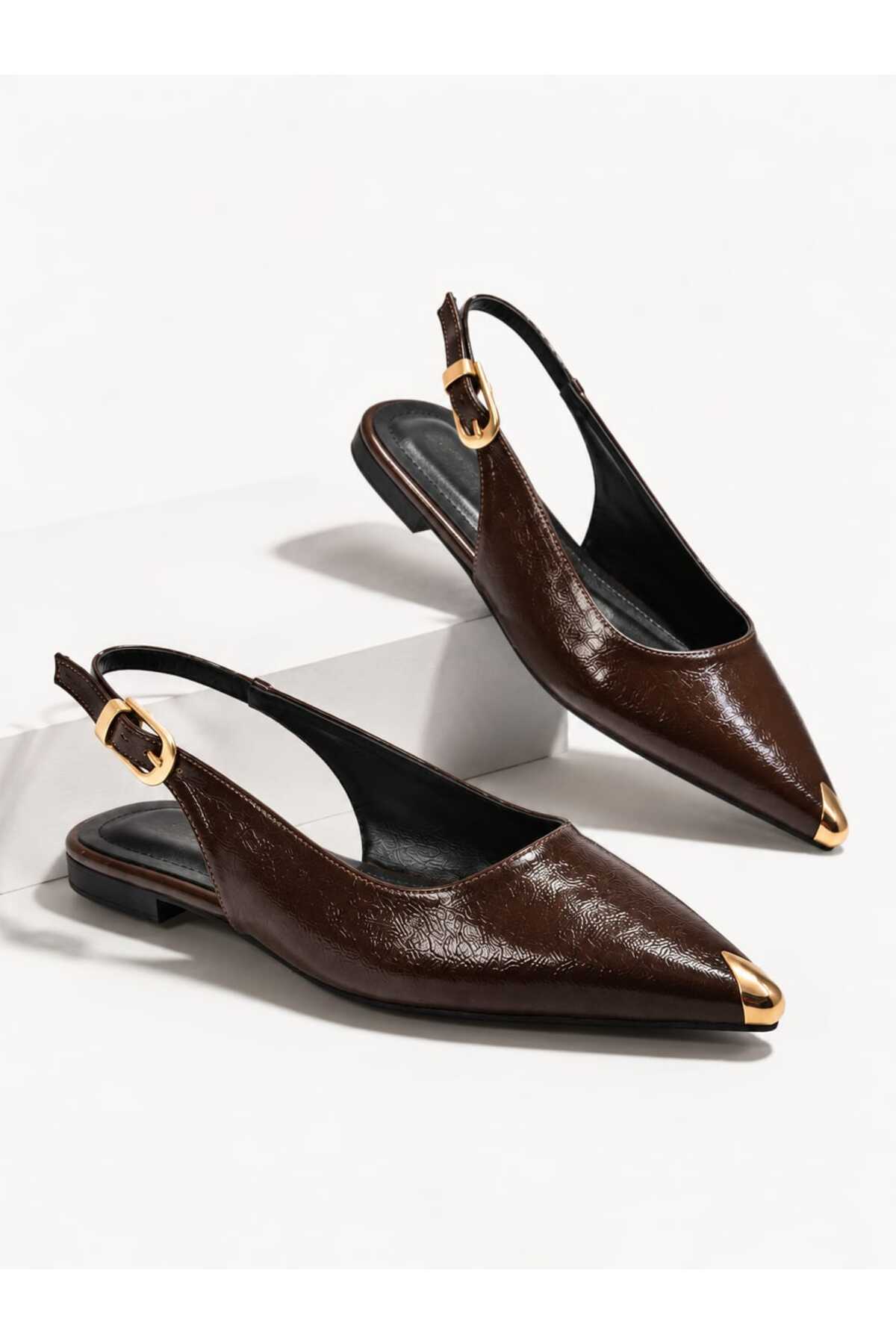 CİMİLİ SHOES Kadın Siyah Kırışık Rugan Metal Burunlu Detay Babet görsel 2