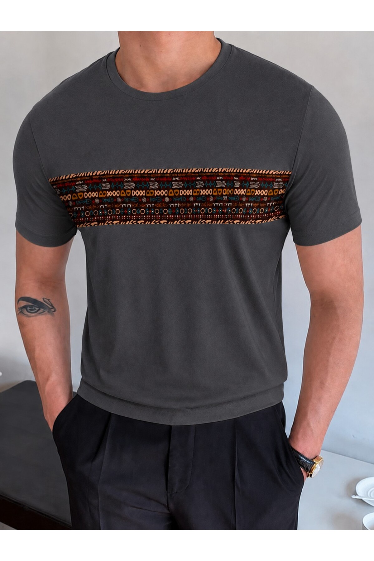 . Men's Ethnic Printed Cotton Stretch Combed Cotton Shoulder Fitting Belly Waist Nude T-Shirt