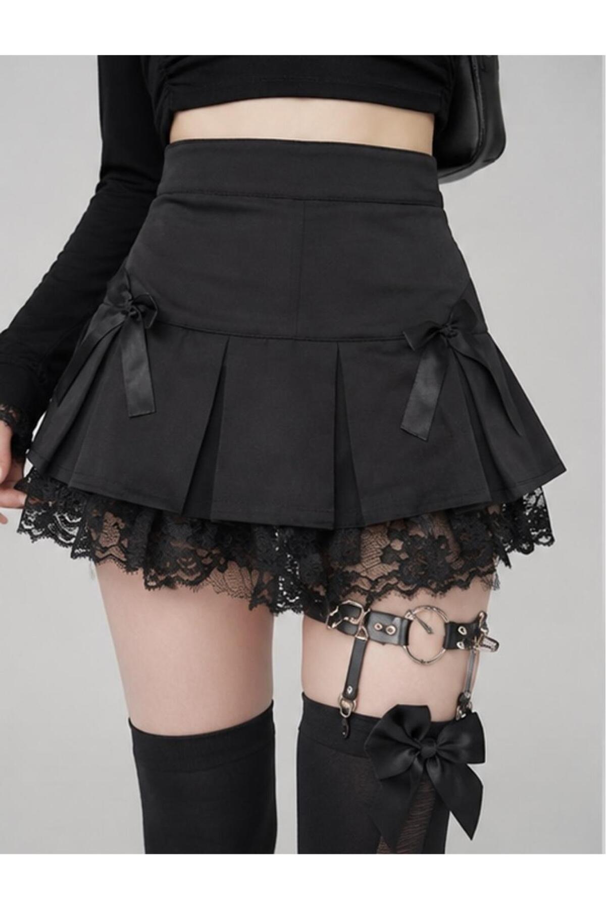 İsra Ayyıldız Moonstar Collection Gothic Pileli Siyah Dantel Kurdele Detaylı Mini Etek