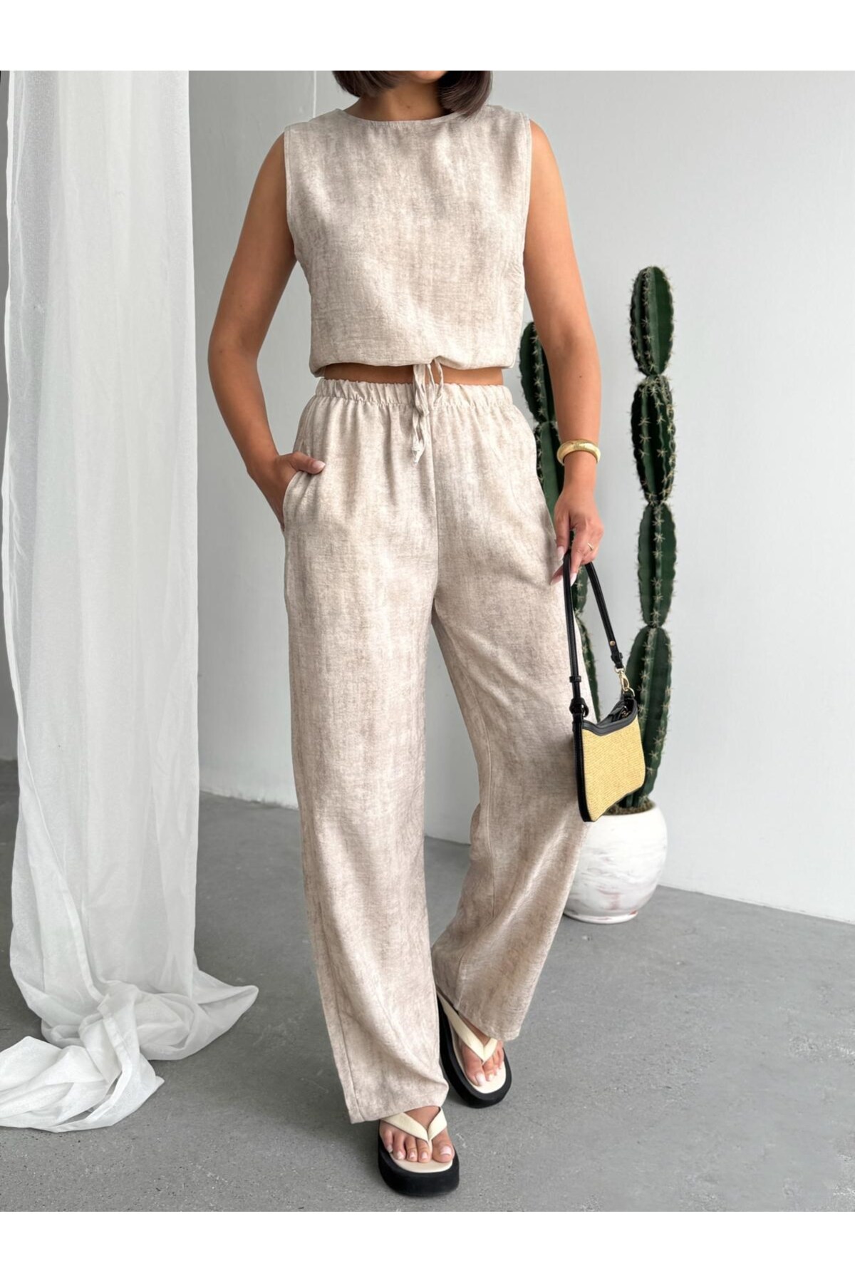 CrepTekstil Crep ženski set od teksturiranog platna – bluza bez rukava i pant...
