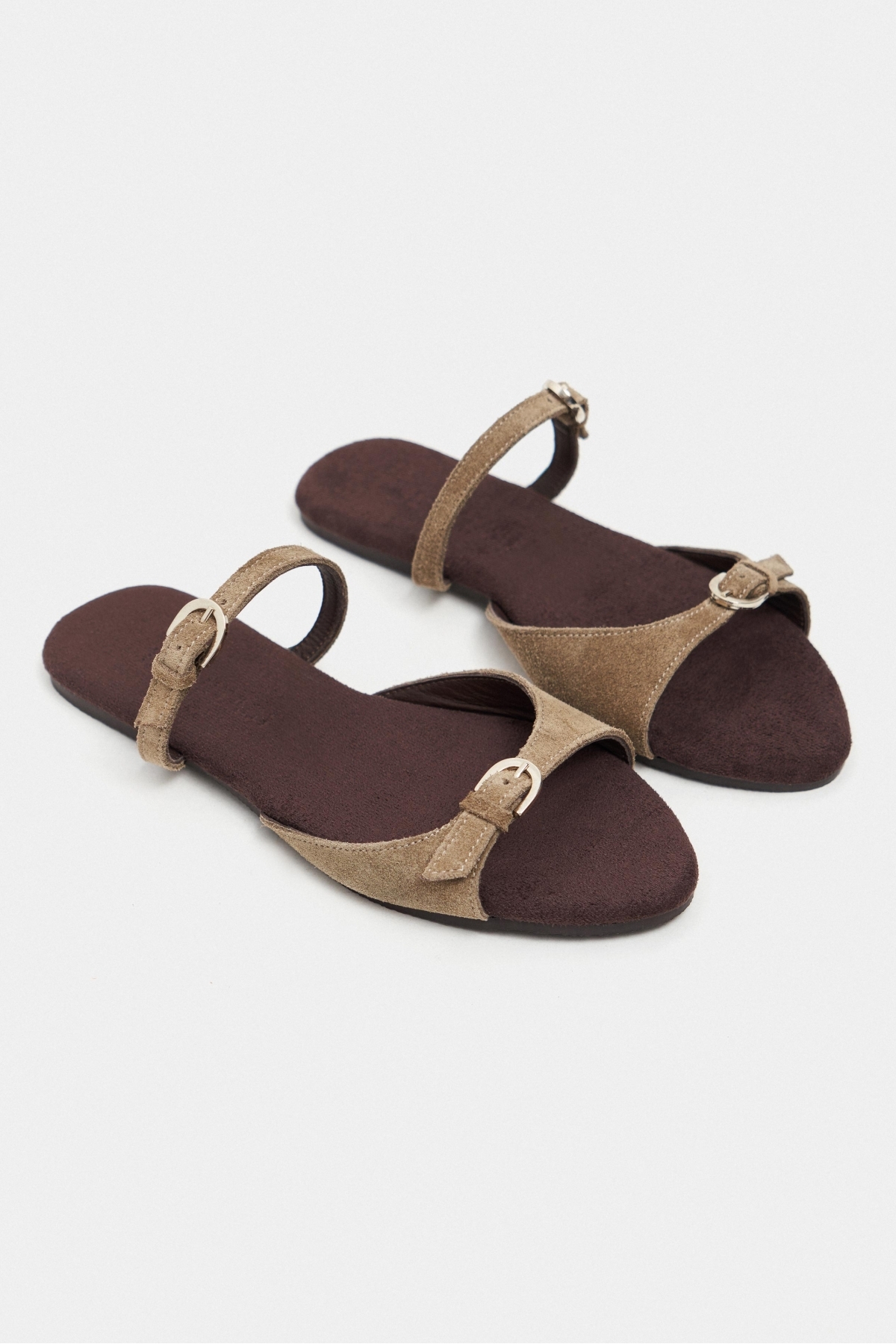 NİŞANTAŞI SHOES Calina Rome Bej Süet Çift Tokalı Düz Taban Kadın Terlik görsel 4