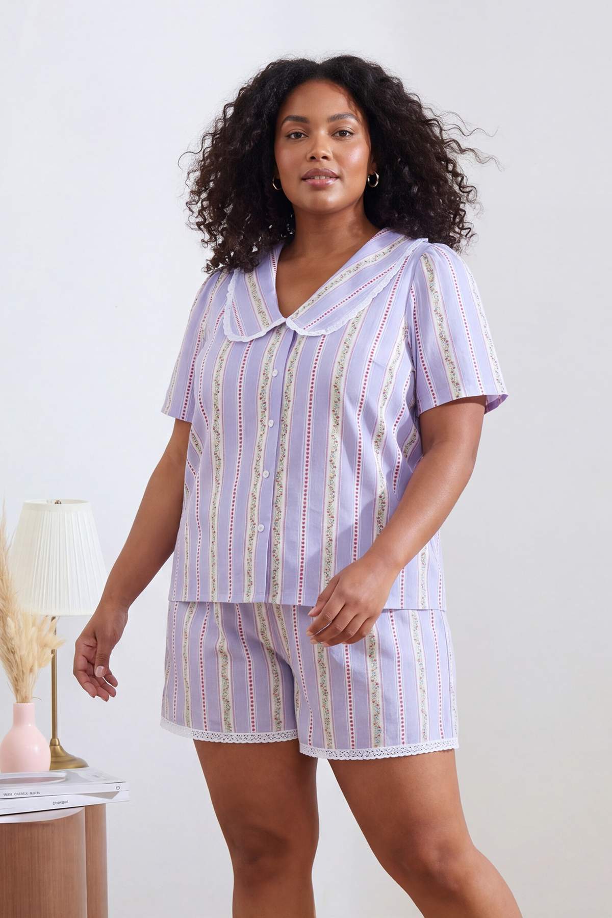 Trendyolmilla Curve Mavi Çiçekli/Çizgili Gömlek Yaka Dokuma Büyük Beden Pijama Takımı TBBSS26AI00060