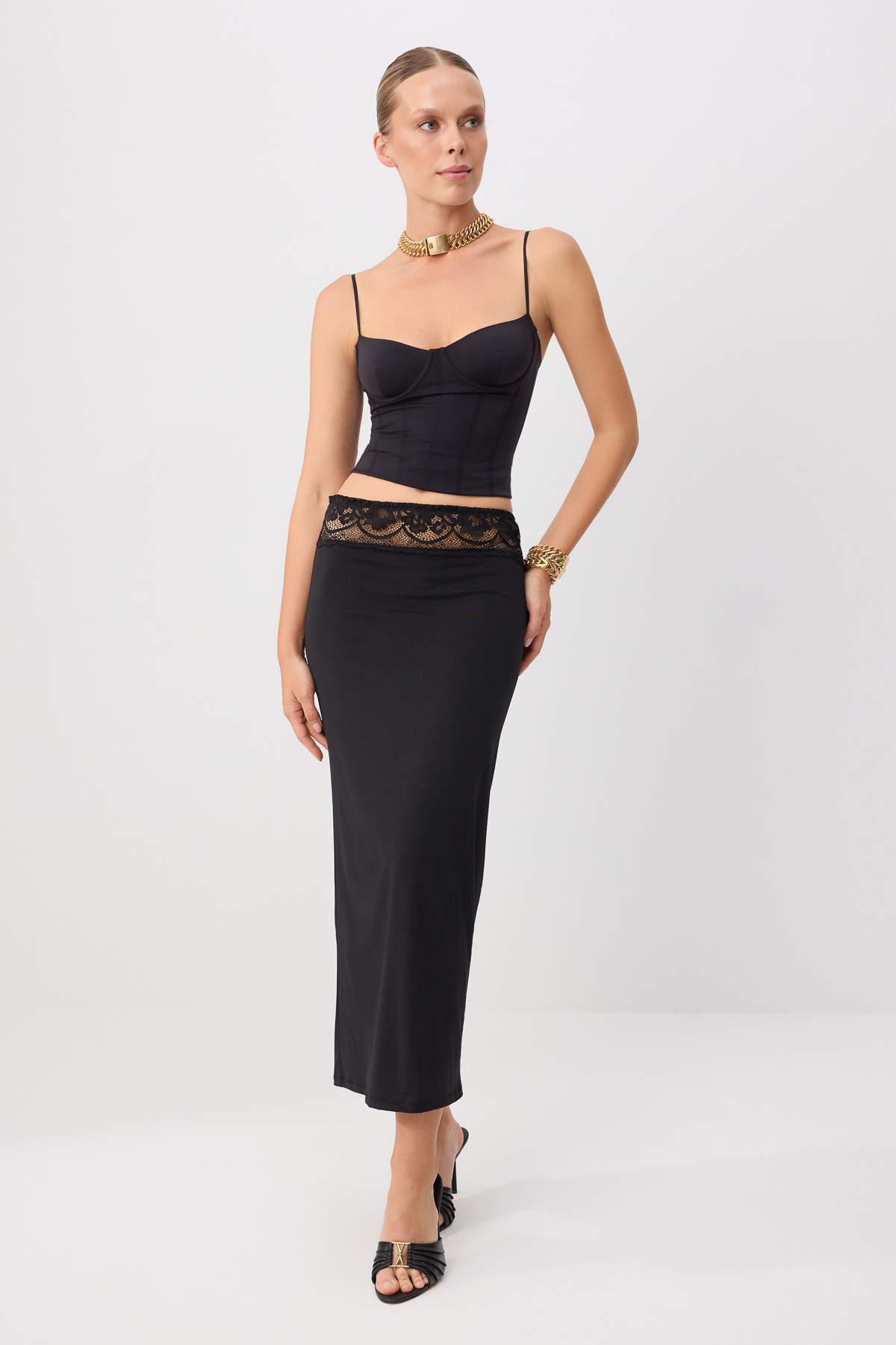 Trendyolmilla Siyah Midi Dantel Detaylı Örme Şık Etek TPRSS26ET00020