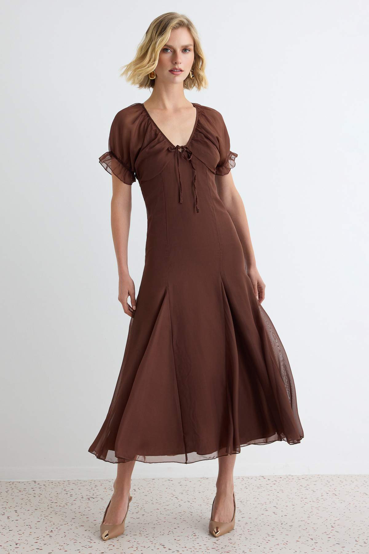 Trendyolmilla Kahverengi Dokuma Elbise&Tulum Elbise TWOAW27EL00035