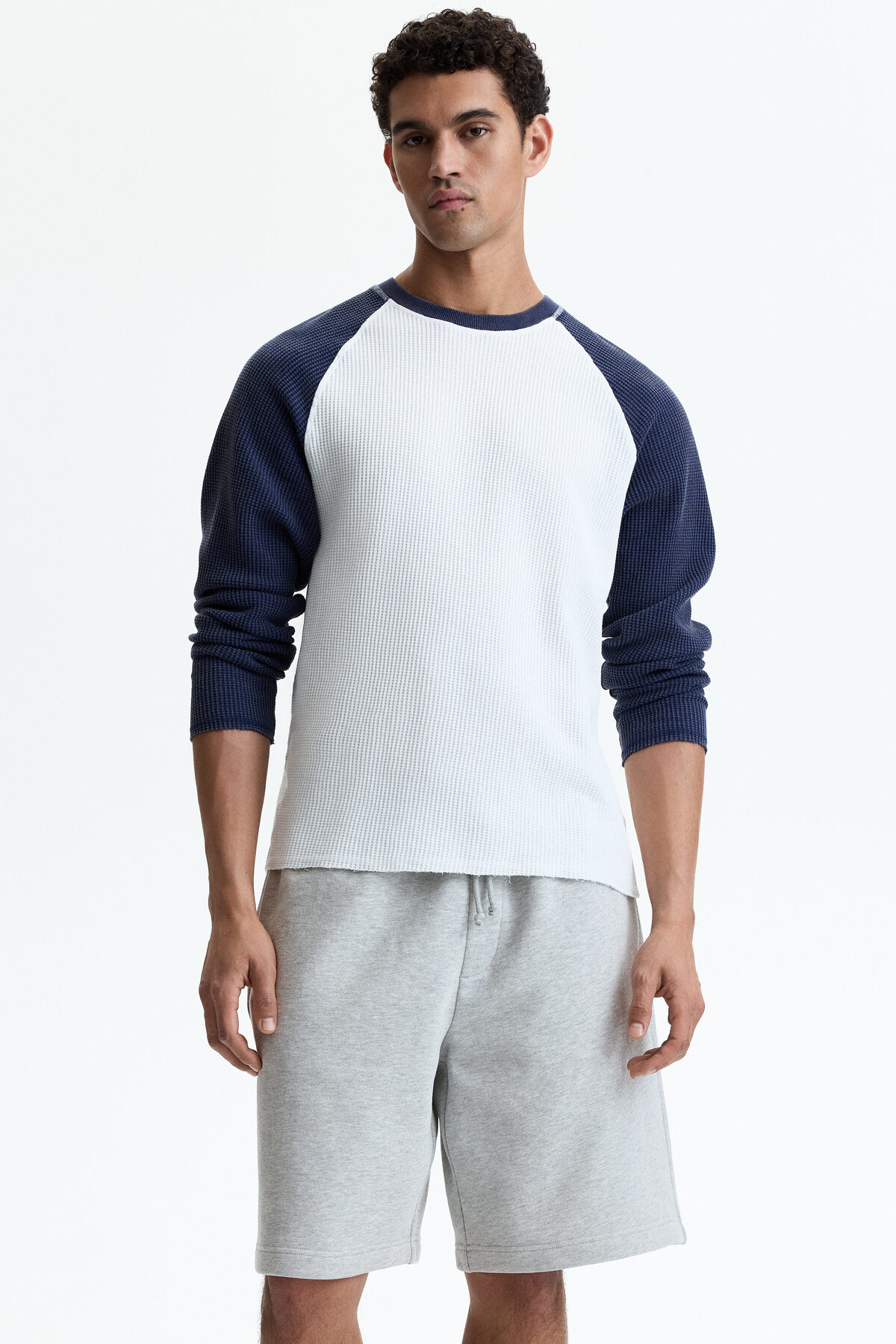 شلوارک نخی با تناسب اندام راحت اچ اند ام شلوارک برمودا H&M