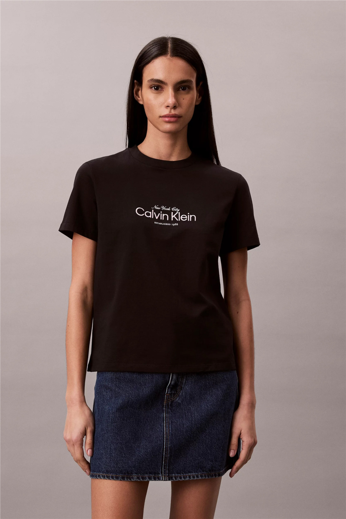 Calvin Klein Ss Classic Ck Nyc Lo Kadın Bisiklet Yaka T-Shirt Siyah görsel 2