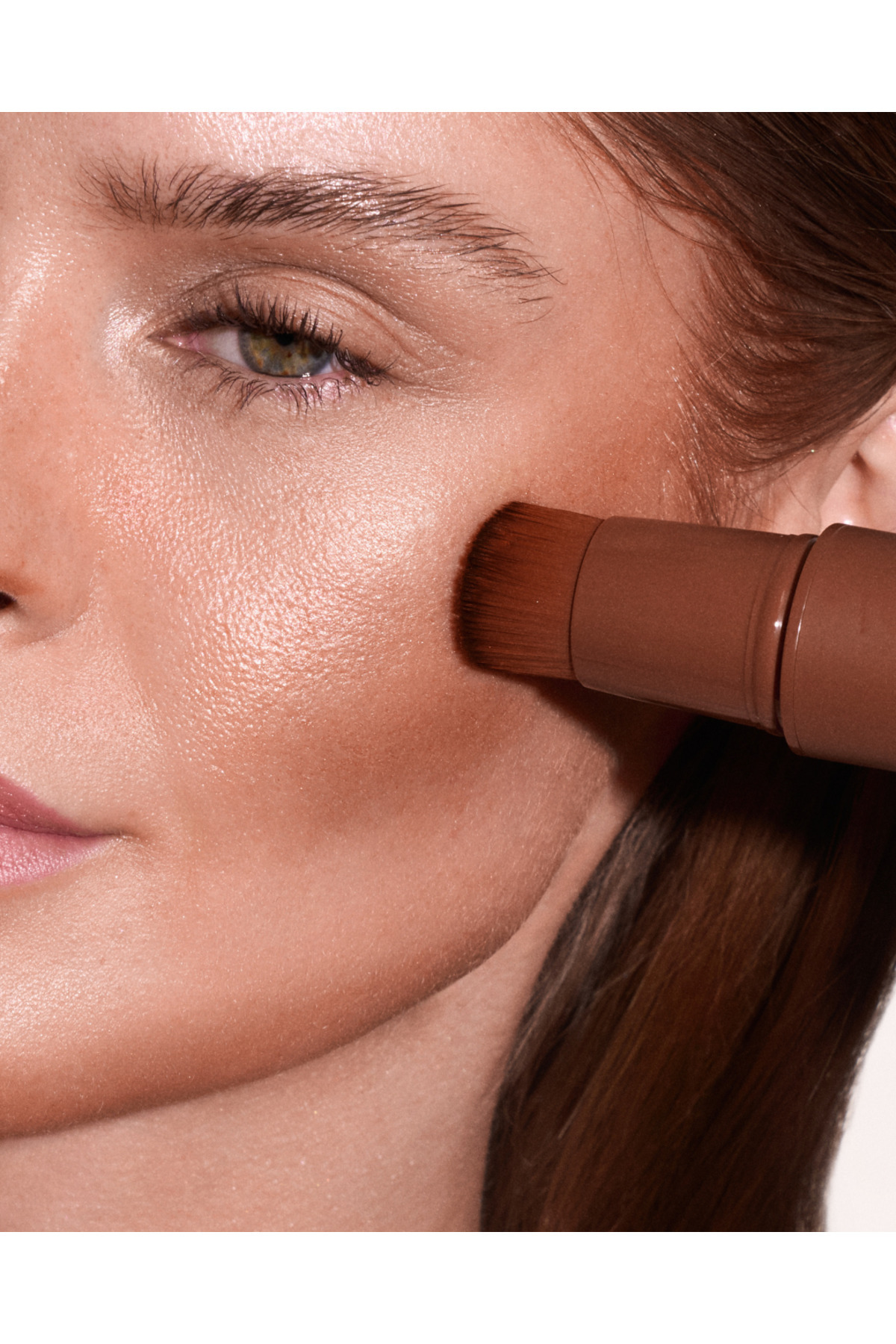 Glemaura | Bronzluk Veren Fırçalı Aydınlatıcı | Bronze Illuminator With Brush — قهوه‌ای 8684939716052 — تصویر 4 از 6