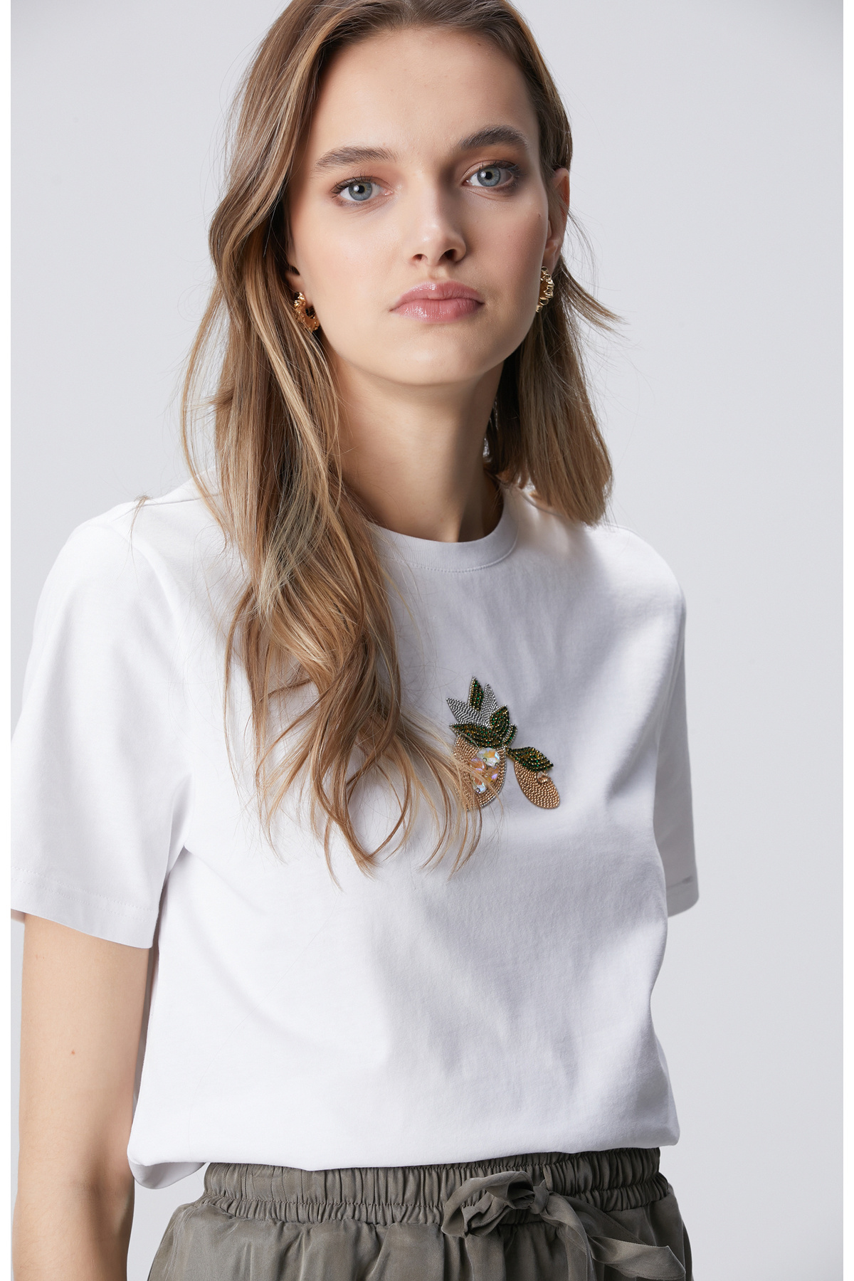 Network Beyaz Aplike Aksesuarlı T-shirt görsel 2