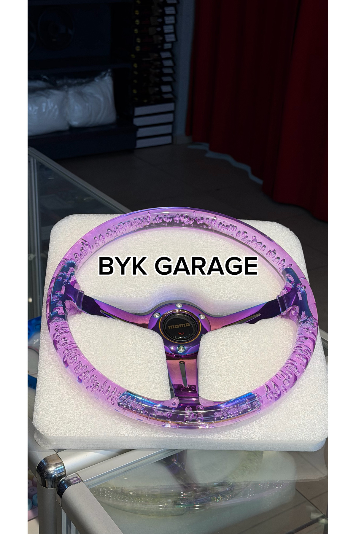 🏎️ Momo ile Aracınıza Stil Katın! Direksiyon ve Aksesuarları