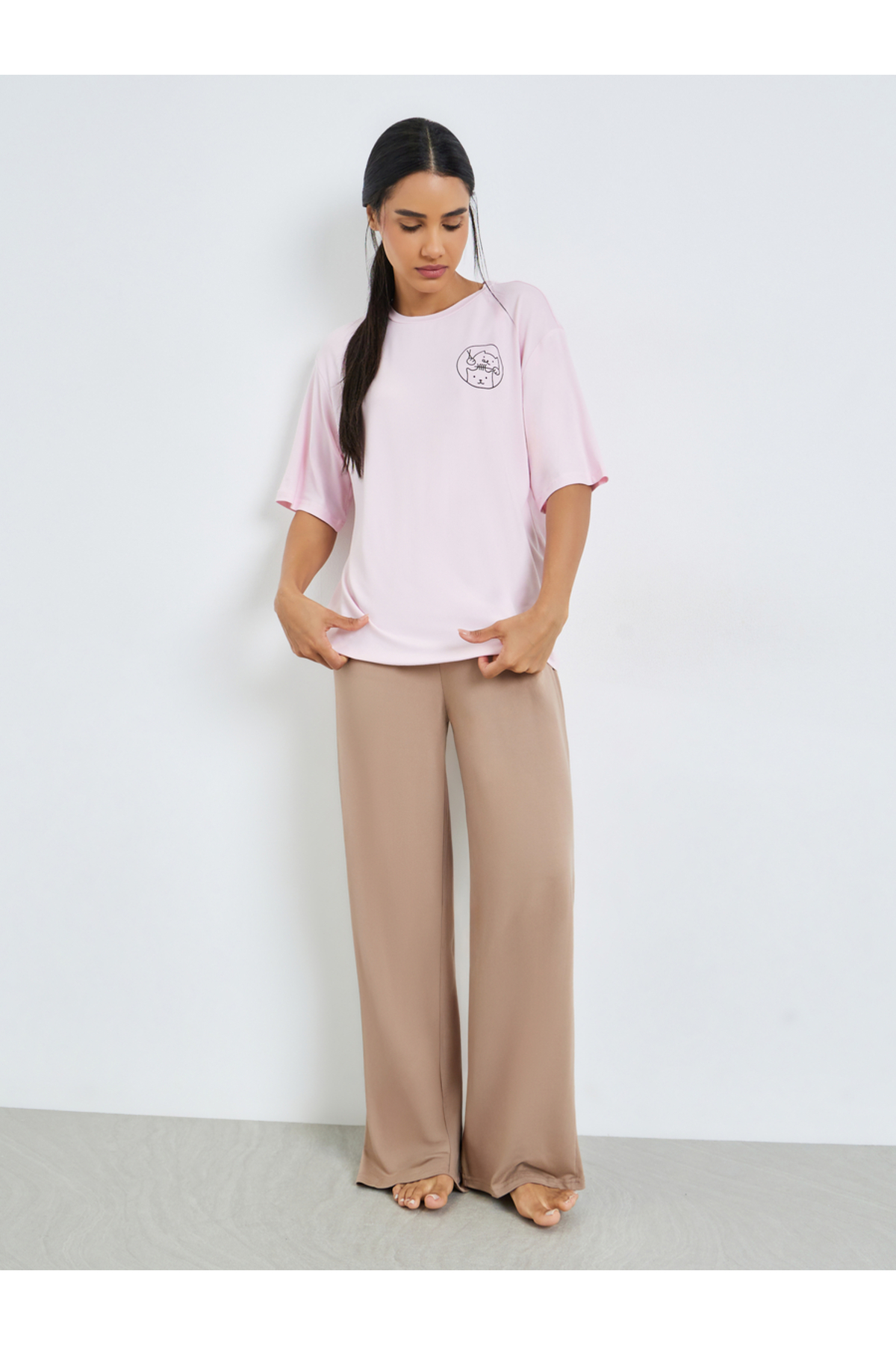 Styli Round Neck Cat Print T-Shirt and Pyjama Set