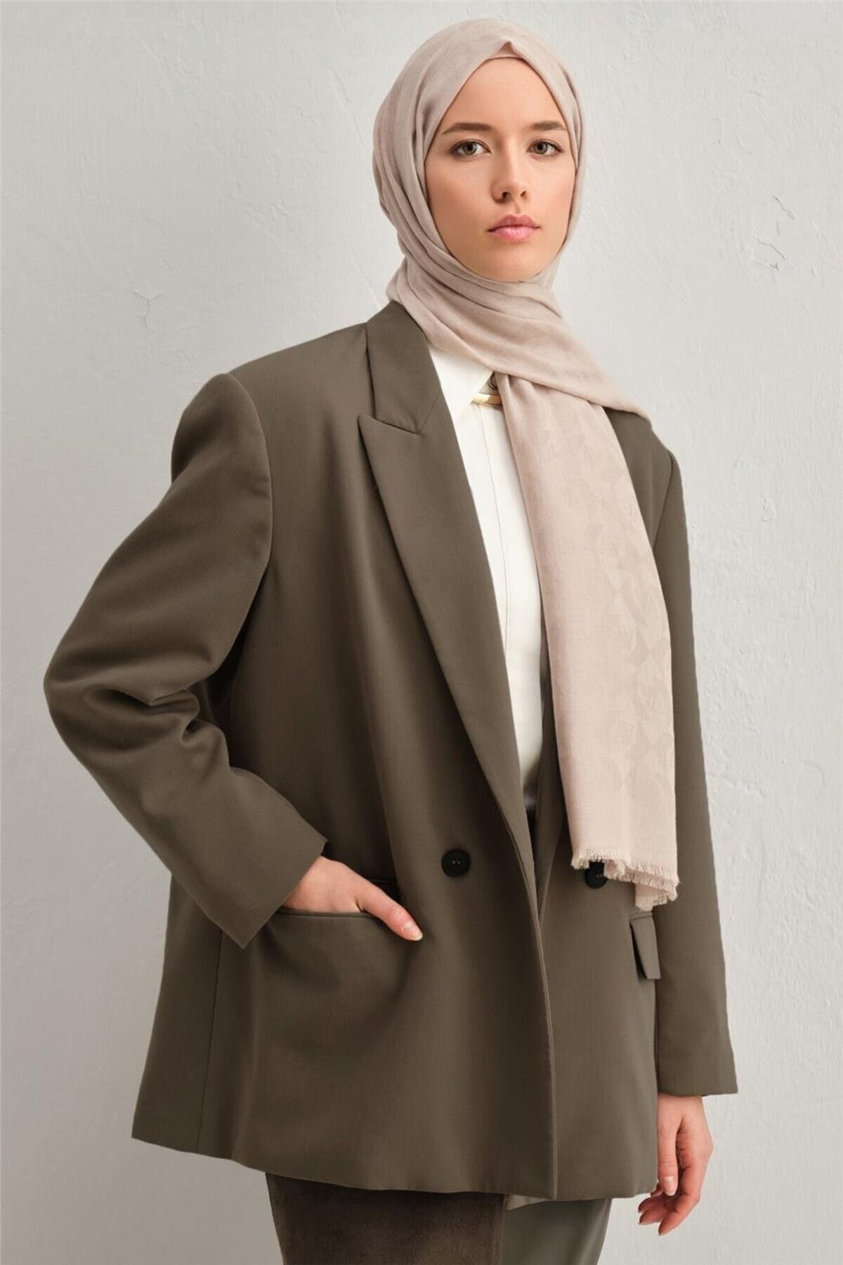 Yumuşak ve Rahat Şal, Günlük Kullanım İçin Uygun, Modern Tasarım, Bej Şal