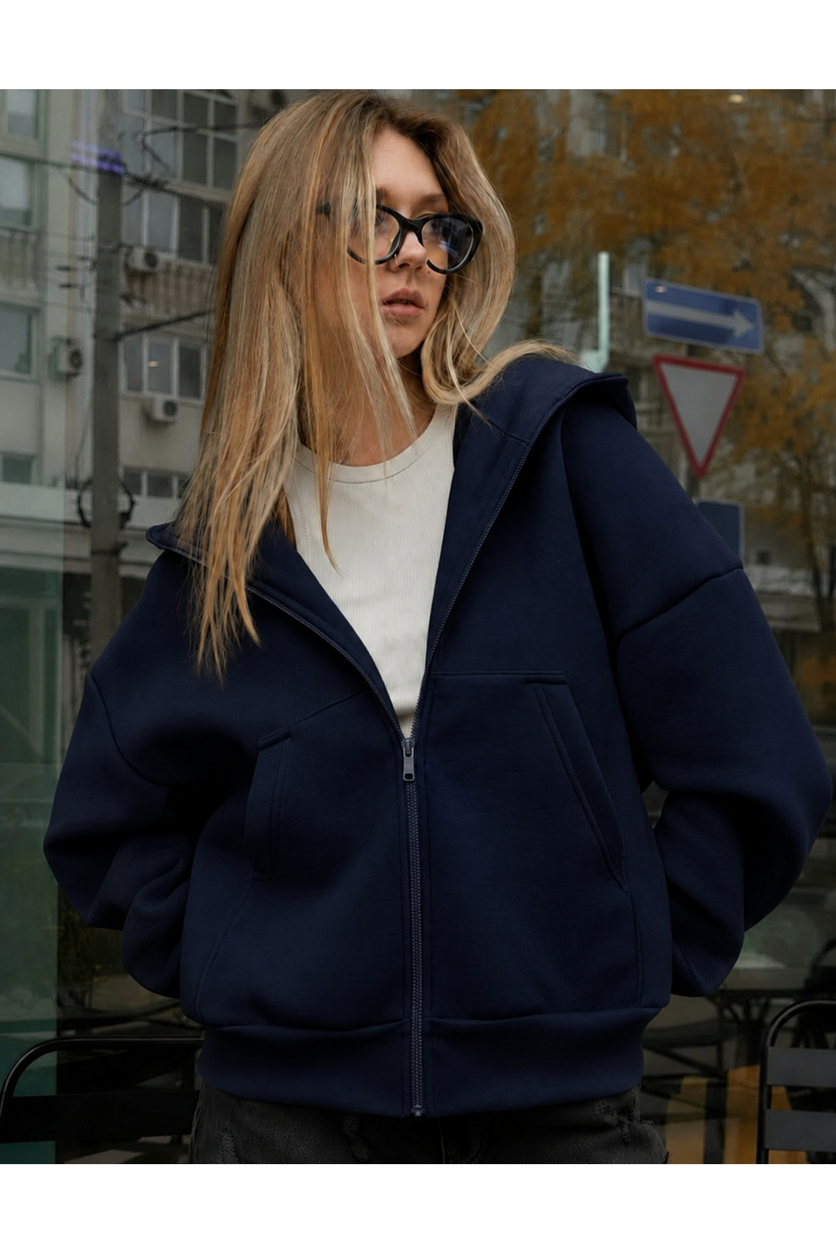 YAKAMEL KADIN OVERSİZE KAPÜŞONLU FERMUARLI HIRKA SWEATSHIRT