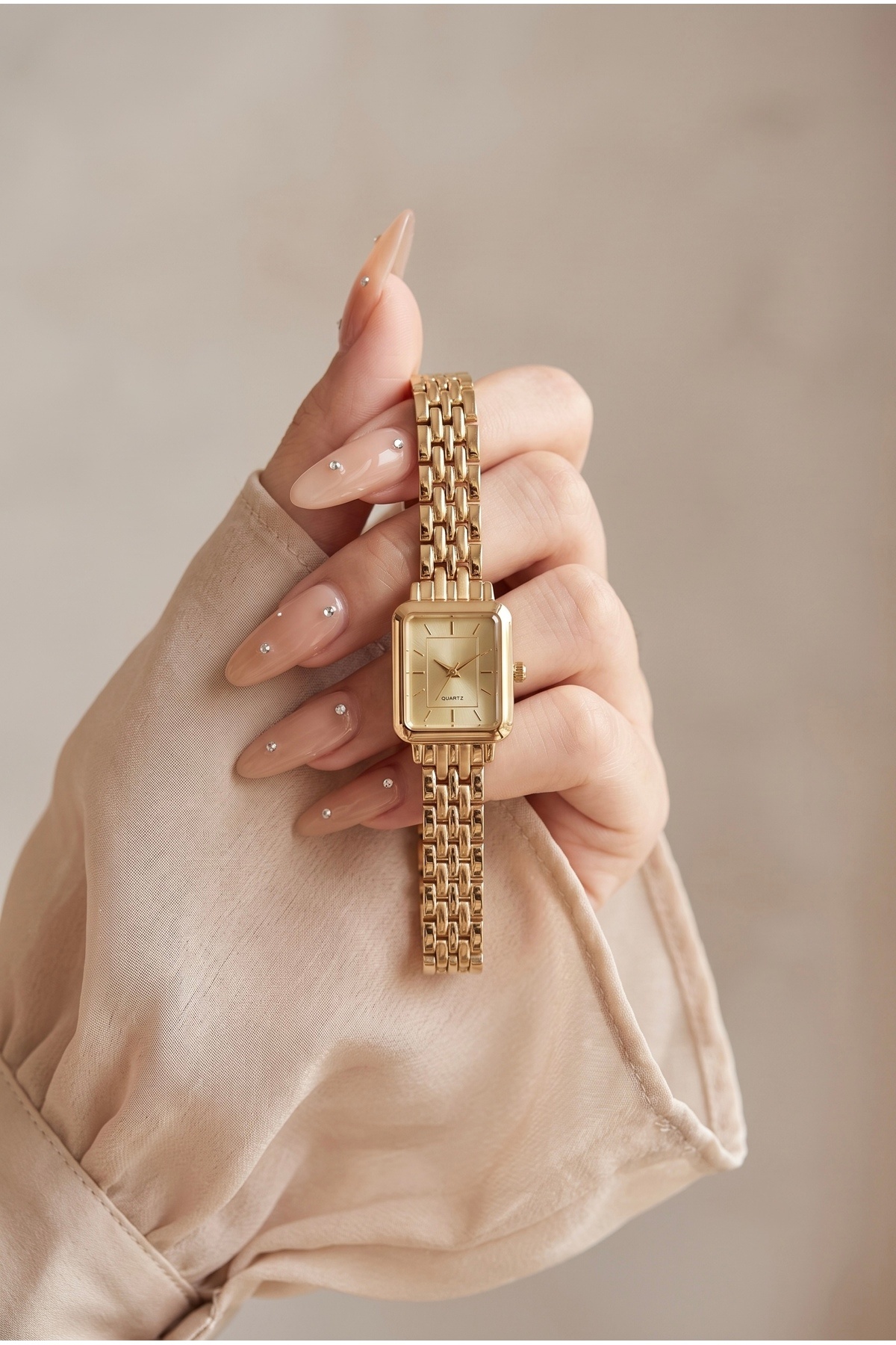 KLISHE Vintage Kadın Saat Gold Renk Dikdörtgen Kasa Çelik Saat Old Money Zarif Lüks Kadın Kol Saati | Premium Çelik Kordon | Limited Edition 2026 görsel 6