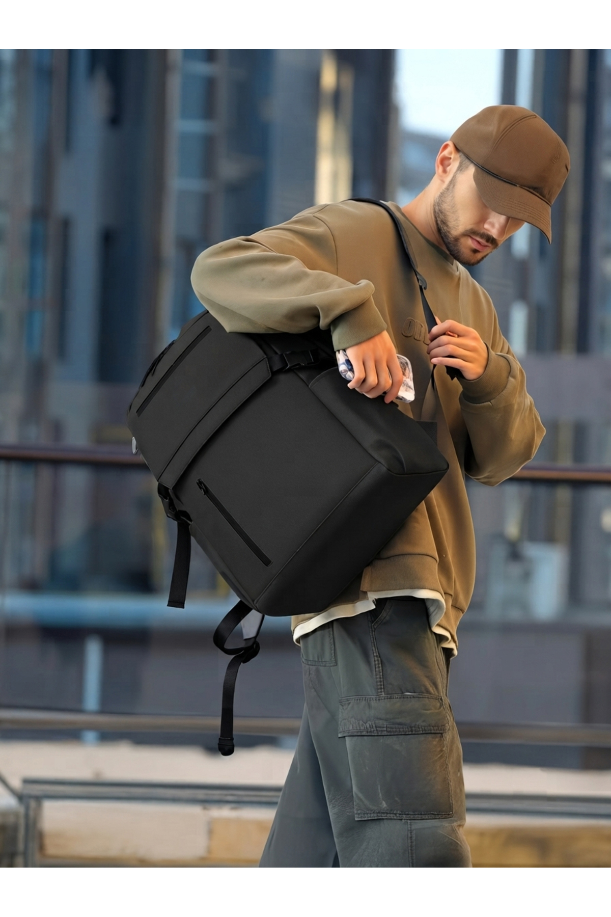 Tech&bello accessories Siyah 4 Bölmeli Su İtici Fermuar Özellikli Suni Deri Laptop Sırt Çantası görsel 8