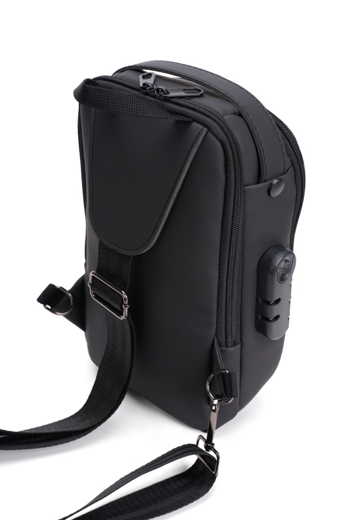 NEWISH POLO ACCESSORIES Vegan Deri Siyah Su Geçirmez Kulaklık Usb Çıkışlı Bel Ve Çapraz Omuz Çanta Göğüs Seyahat görsel 4