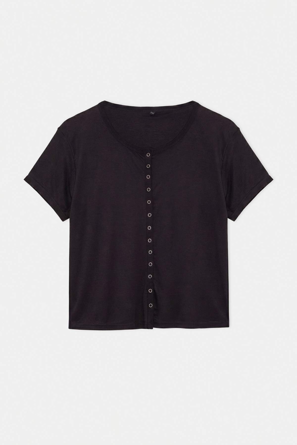 Trendyolmilla Curve Siyah Yumuşak Tuşeli Çıtçıtlı Kısa Kol Örme Büyük Beden Bluz TBBSS26AF00208