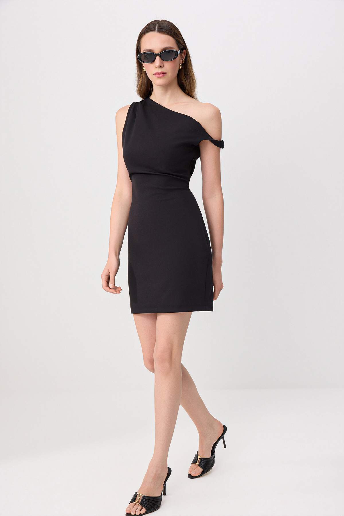 Trendyolmilla Siyah Dokuma Elbise&Tulum Elbise TWOSS26EL00851