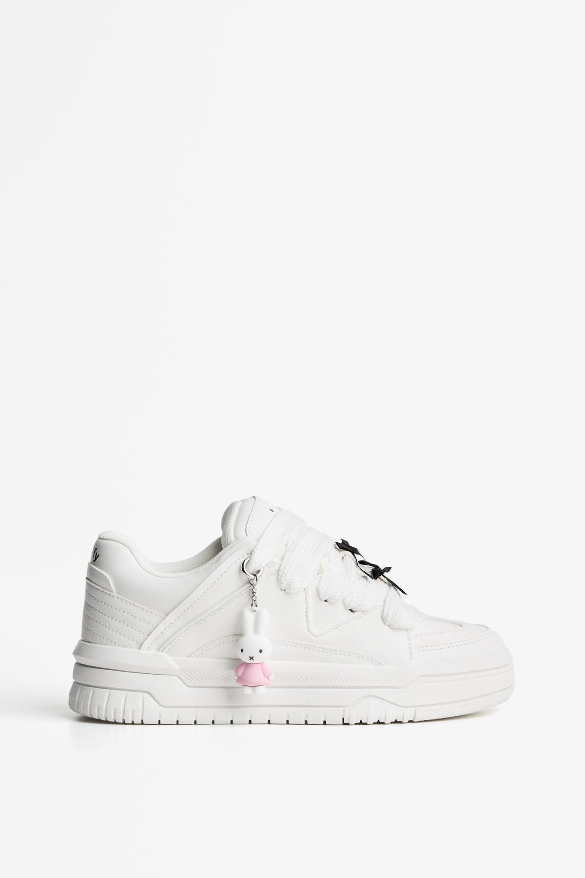 Bershka Mifffy kaykay ayakkabıları