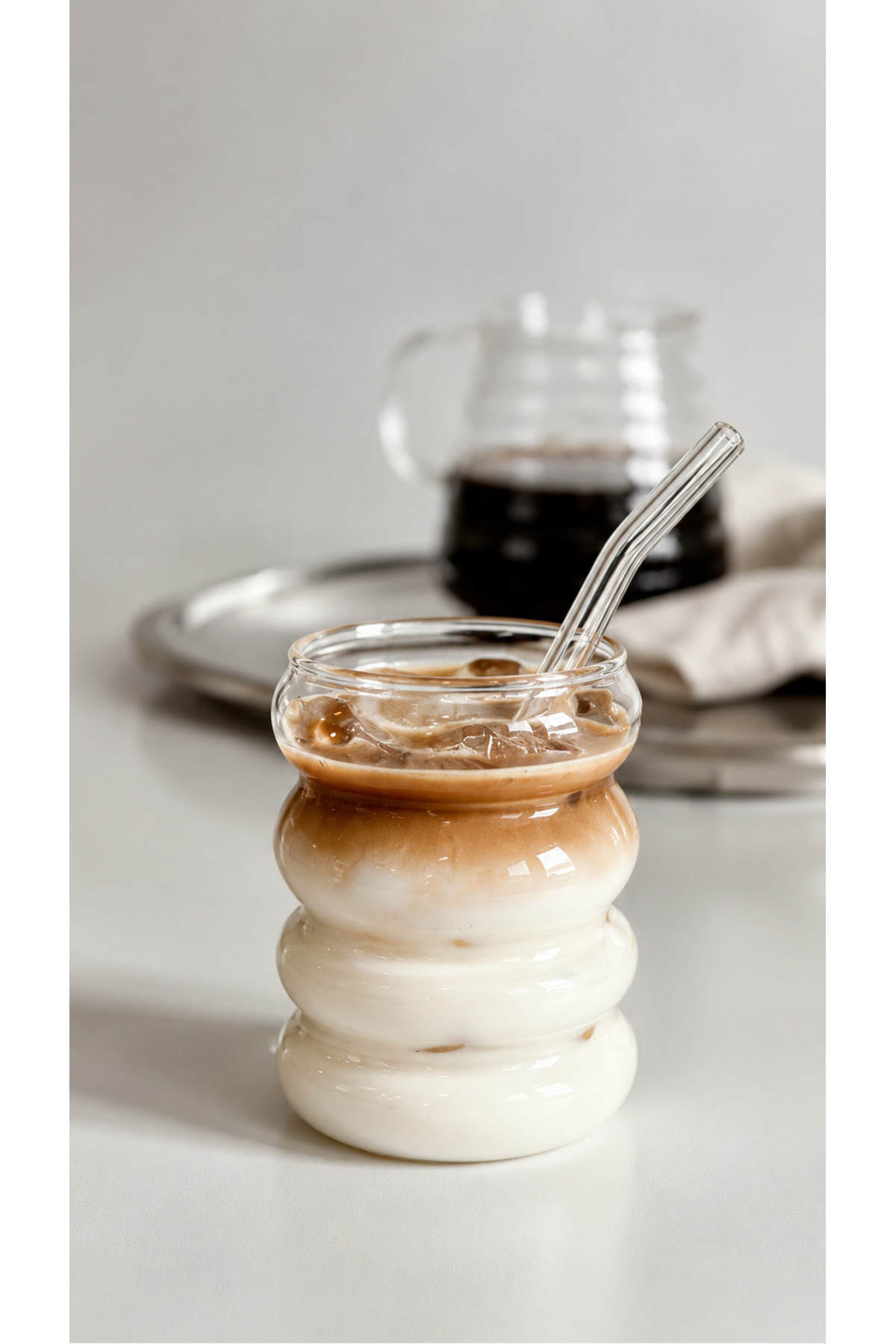 Heat Resistant Borosilicate Glass Ribbon Shaped Glass | Coffee And Presentation Glass - 1 Piece 500ml with Straw