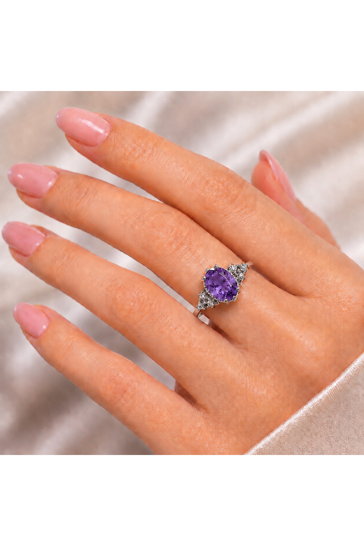 LA MİA FELİCİTA 925 Ayar Gümüş Ametist Renk Oval Taşlı Pırlanta Montür Rodyum Kaplama Kadın Yüzük – Lavender Elegance