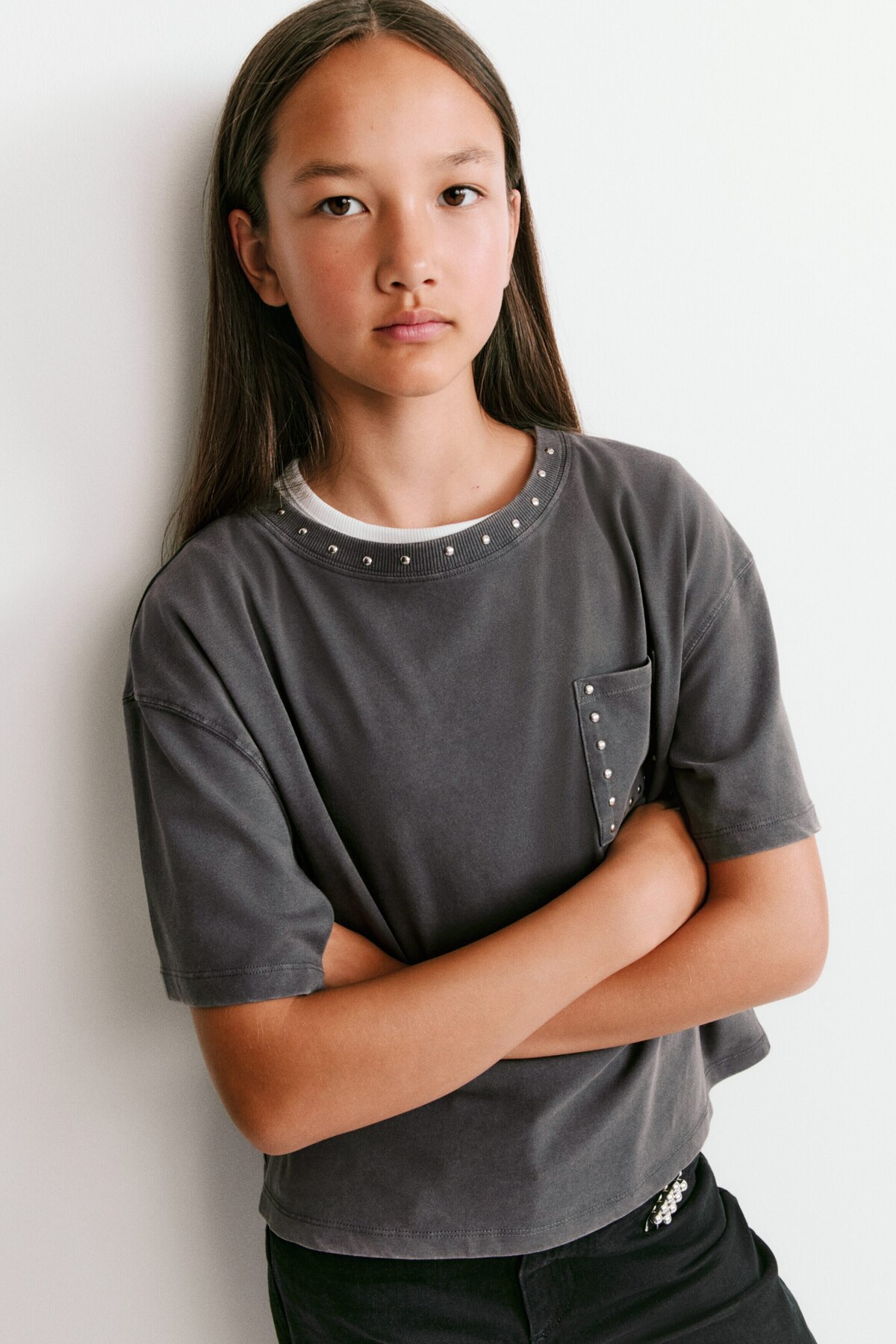 تی‌شرت نخی و گلدوزی شده اچ اند ام تی شرت H&M